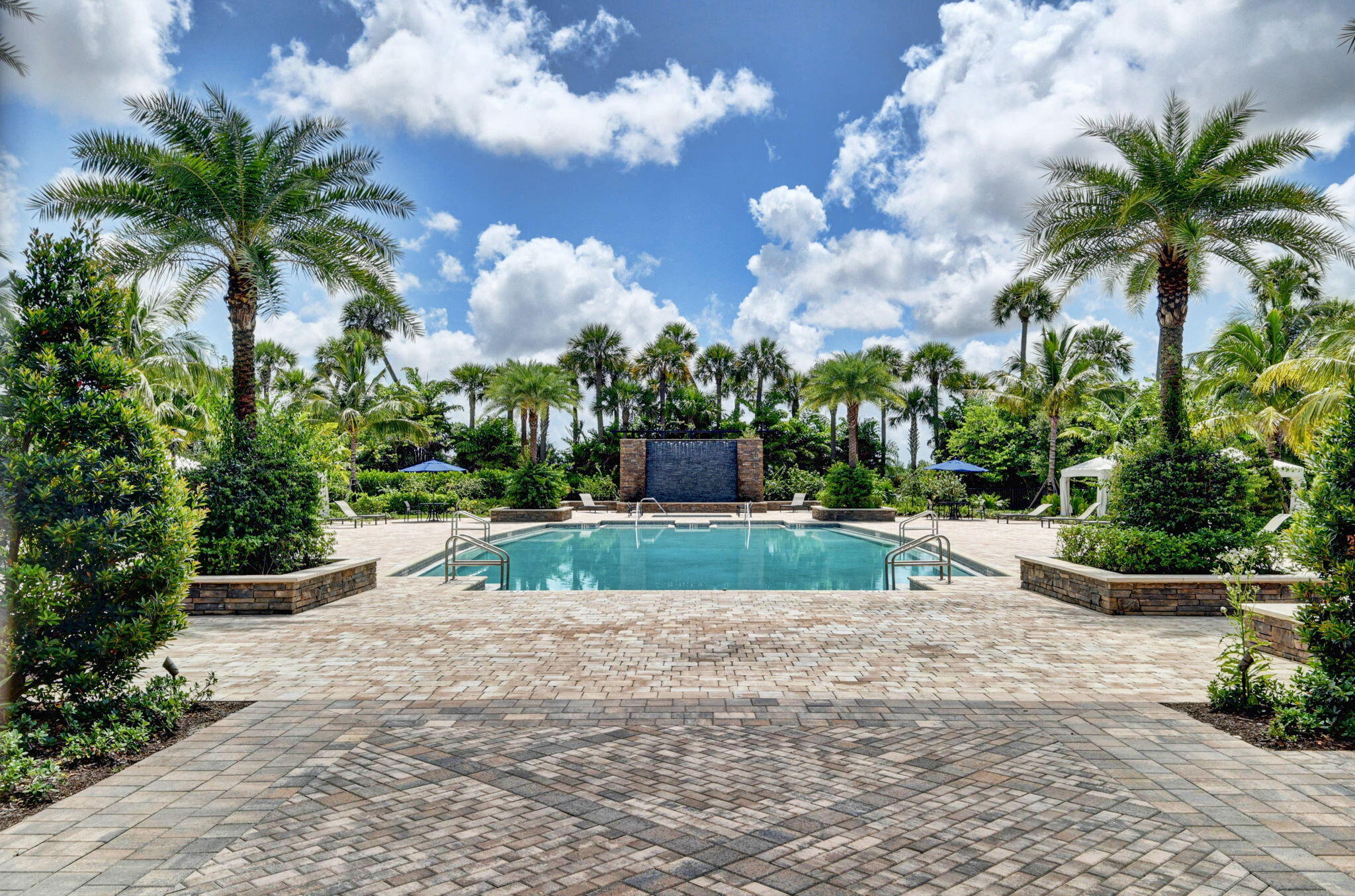 PALM MEADOWS ESTATES - Residential