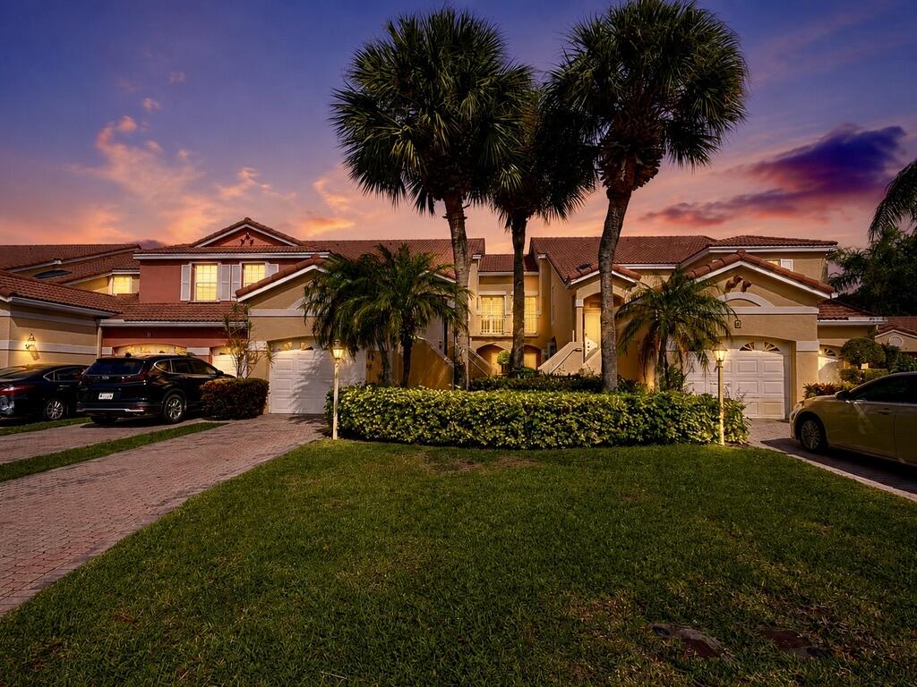 EASTBROOKE COACH HOMES CONDO - Residential Lease