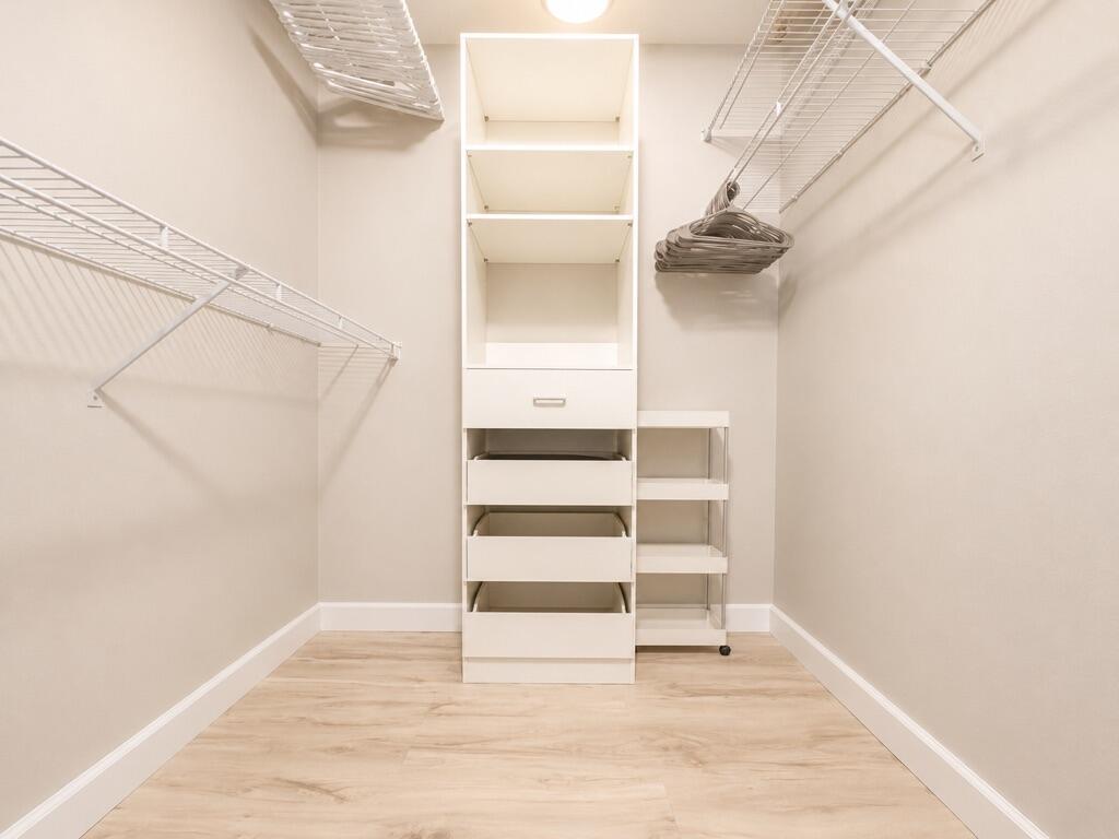 EASTBROOKE COACH HOMES CONDO - Residential Lease