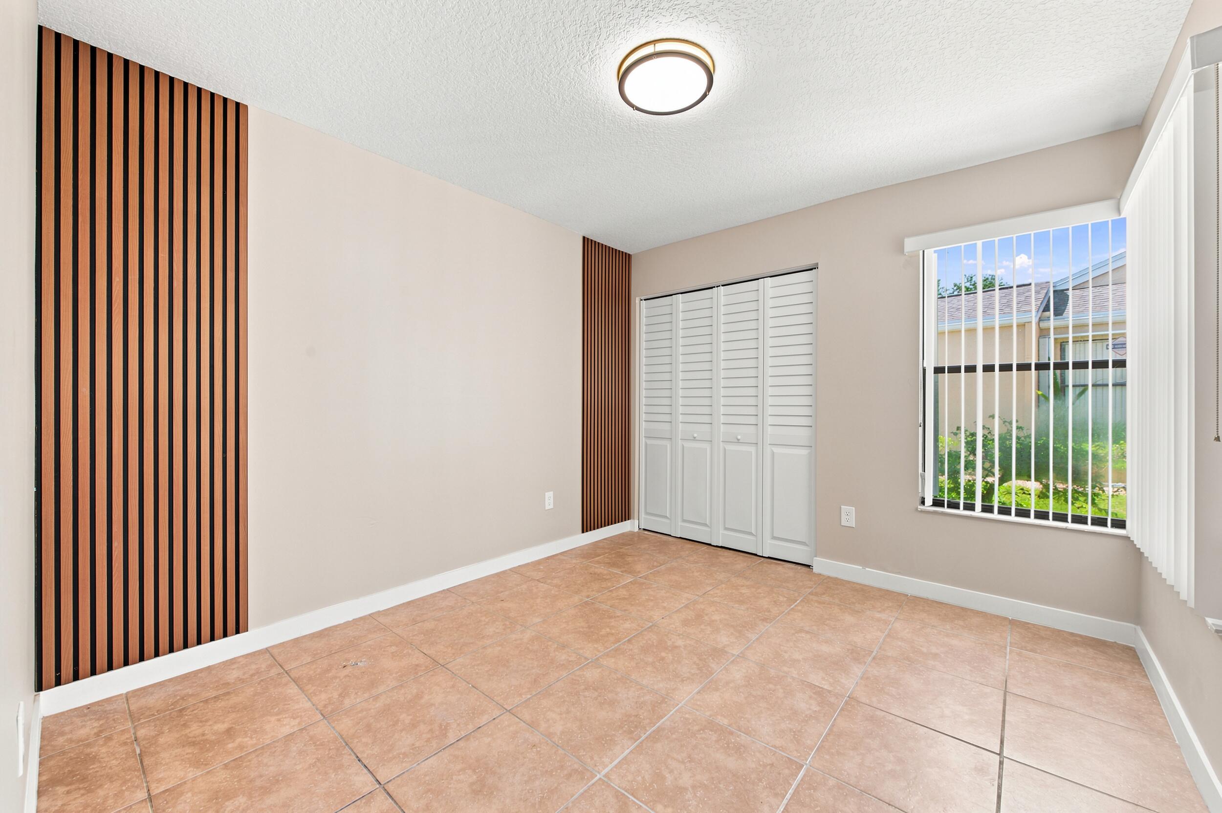 LAKESIDE GREEN 8 - Residential