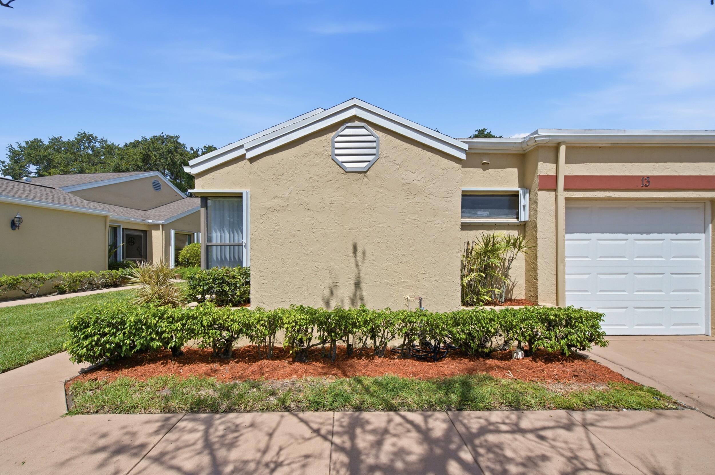 LAKESIDE GREEN 8 - Residential
