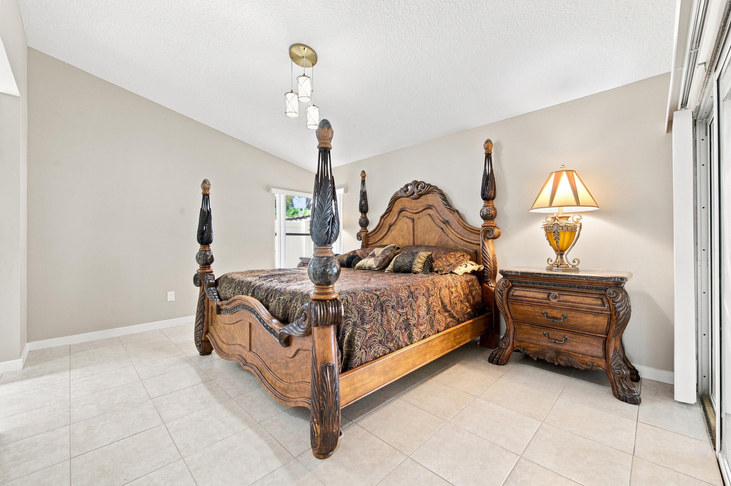 LAKESIDE GREEN 8 - Residential