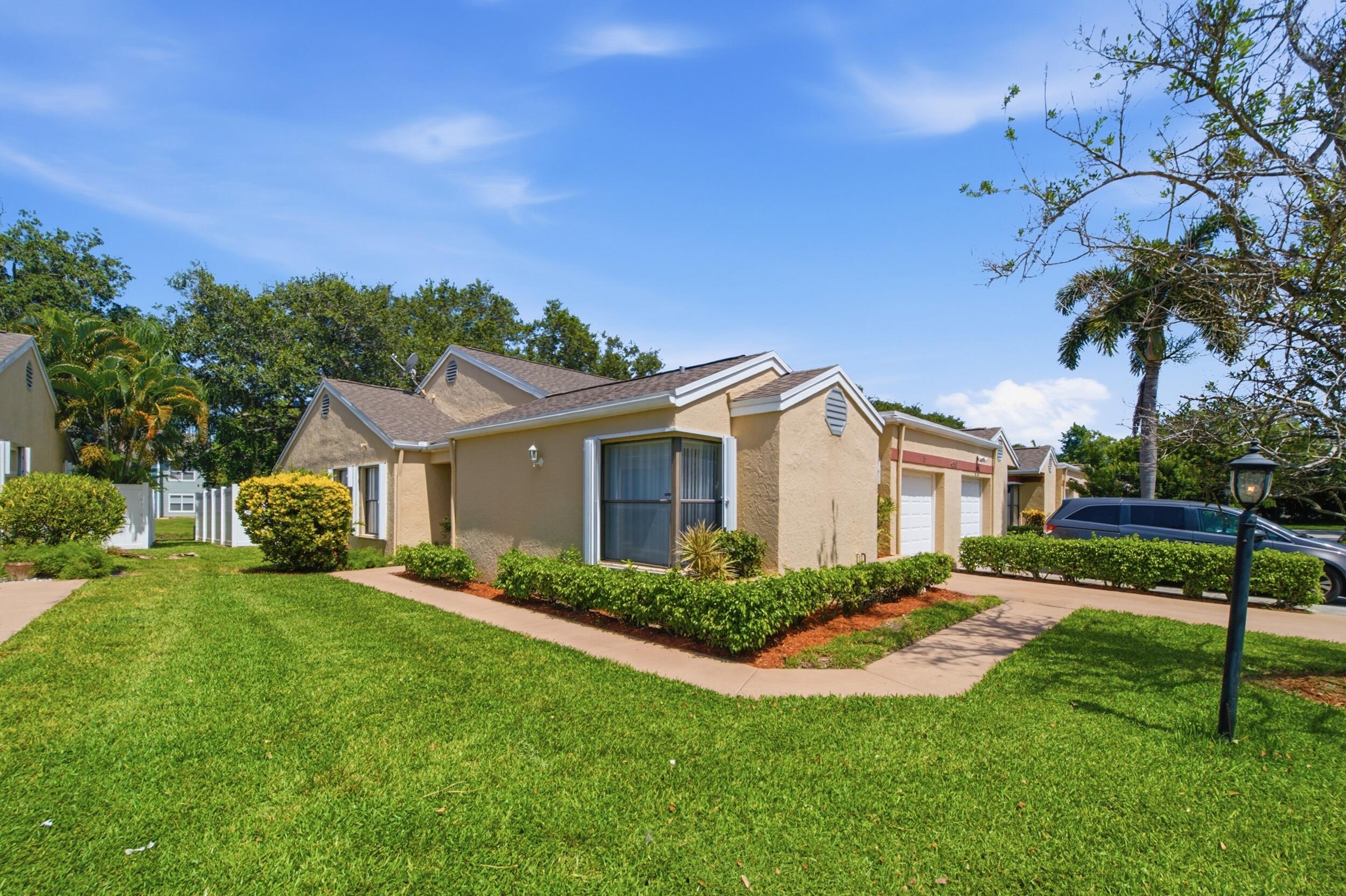 LAKESIDE GREEN 8 - Residential