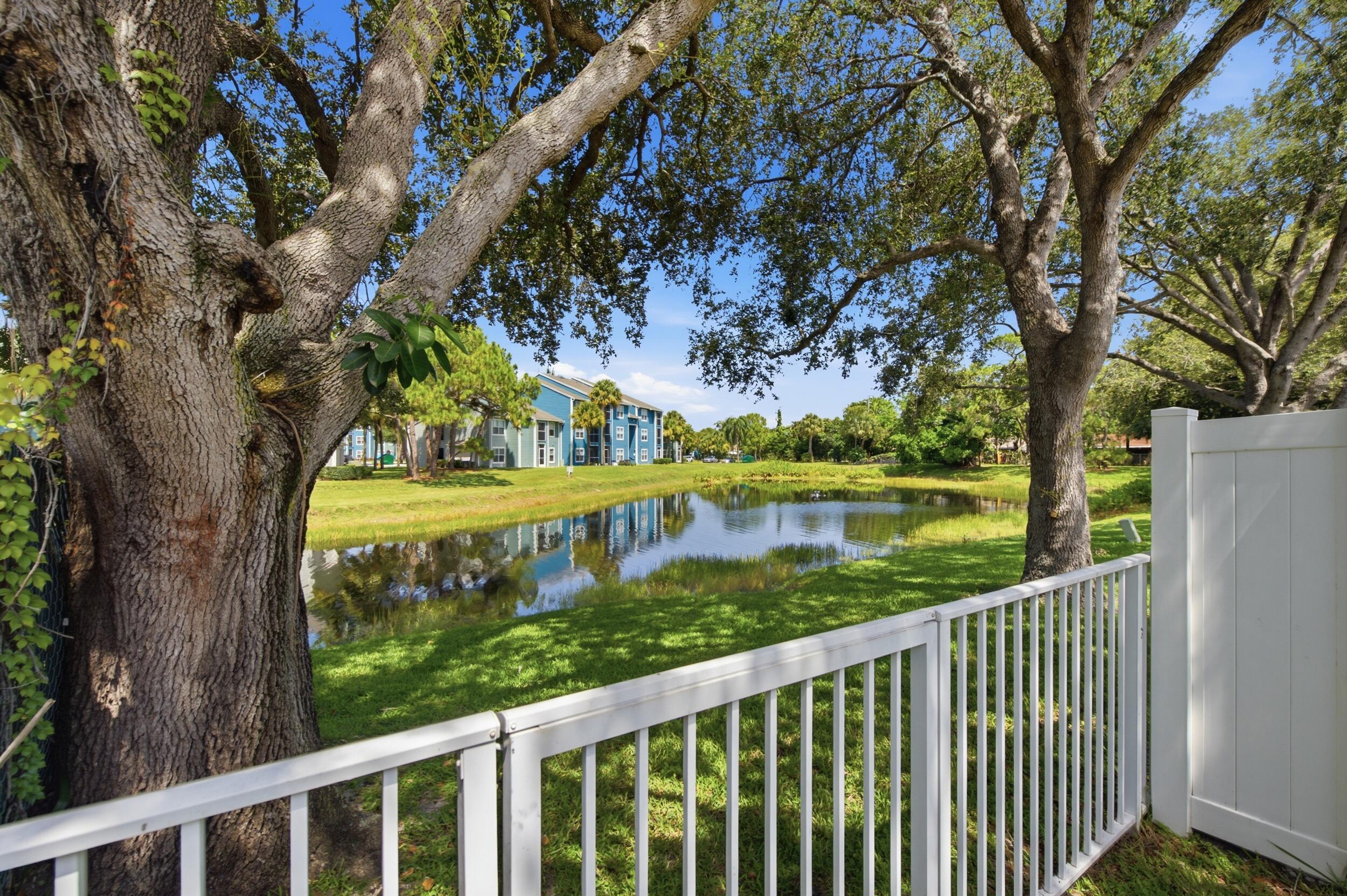 LAKESIDE GREEN 8 - Residential