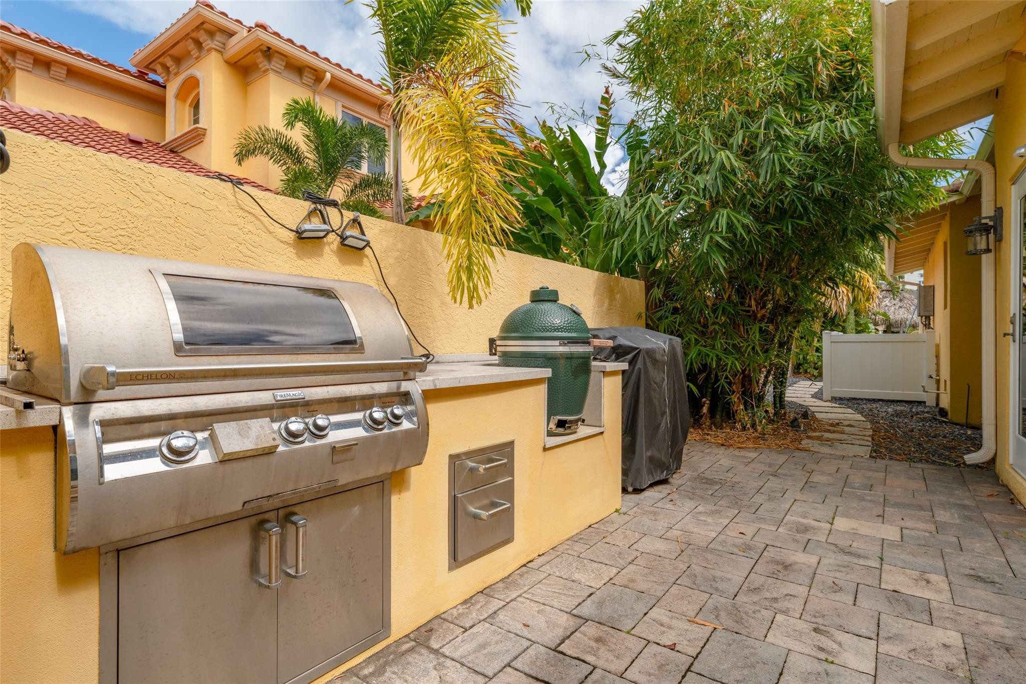 STILWELL ISLES - Residential Lease