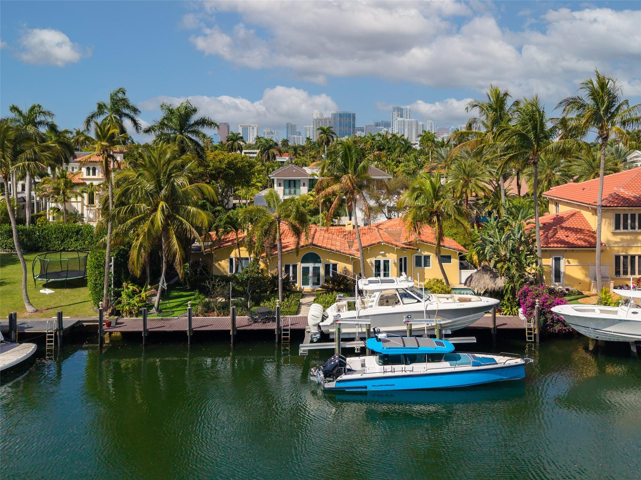 STILWELL ISLES - Residential Lease