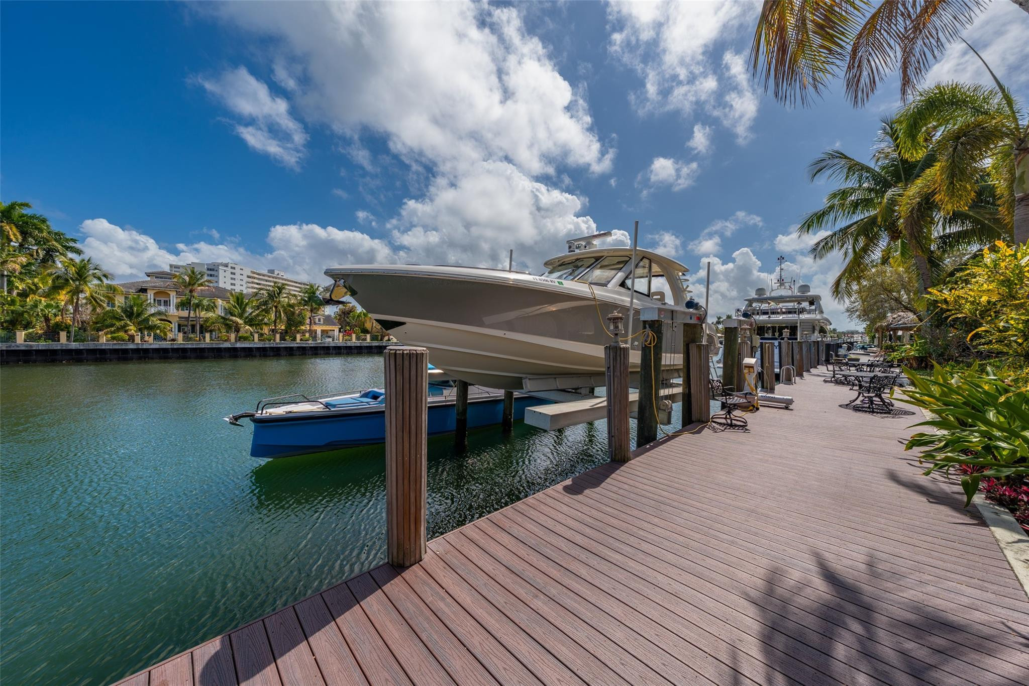 STILWELL ISLES - Residential Lease