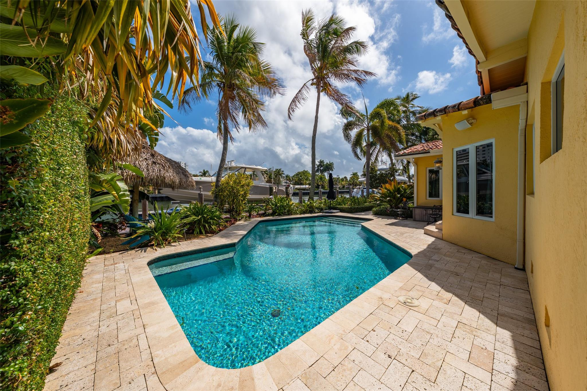 STILWELL ISLES - Residential Lease