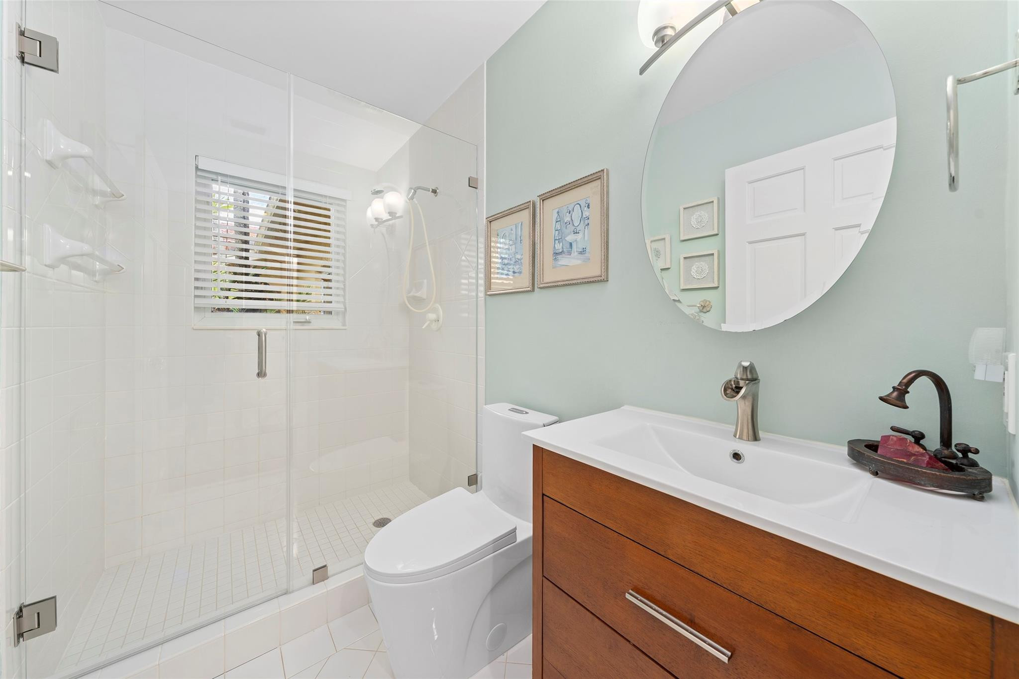 STILWELL ISLES - Residential Lease
