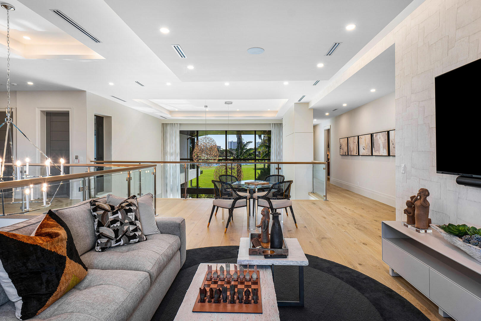 ROYAL PALM YACHT & COUNTRY CLUB - Residential