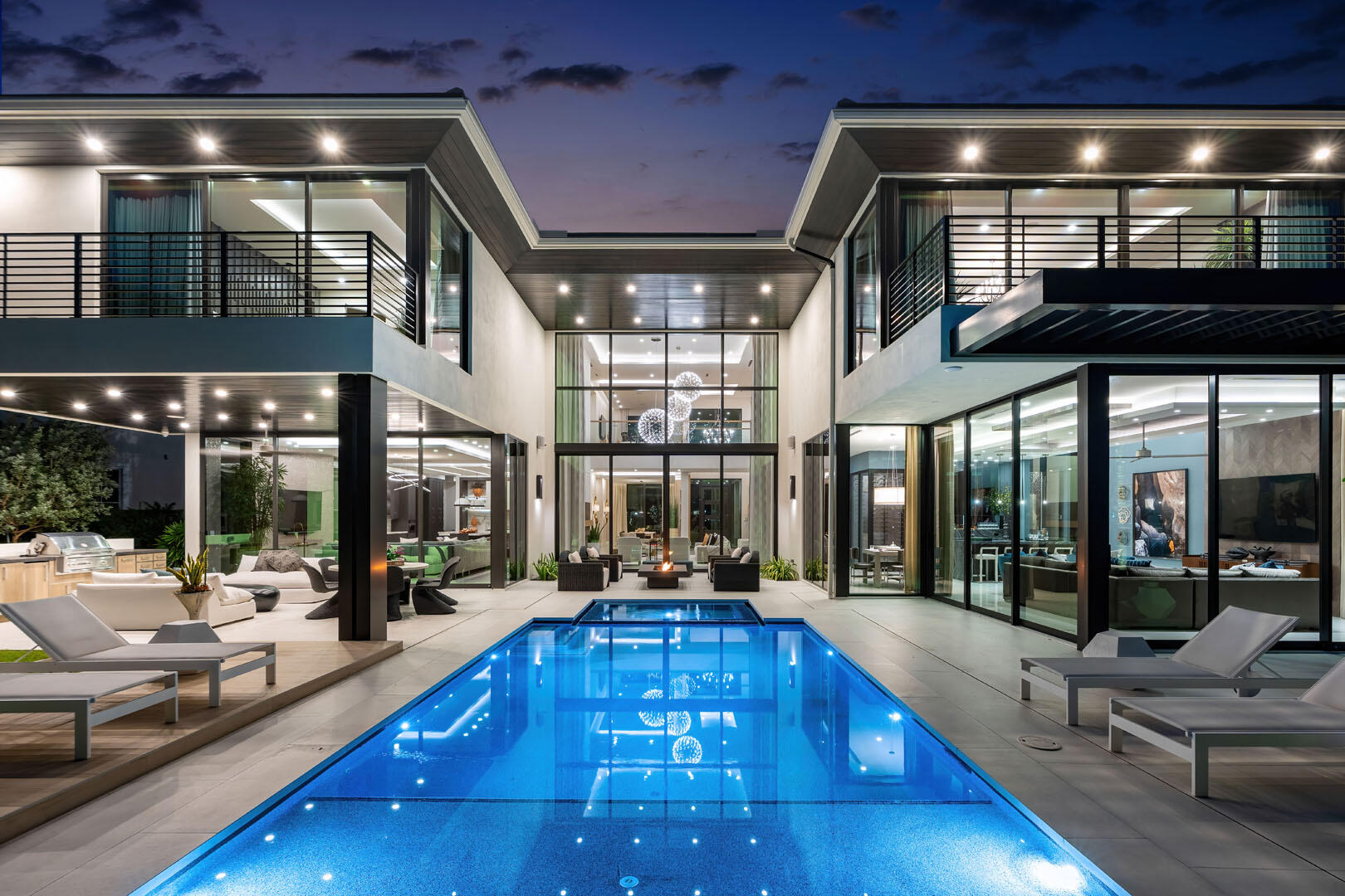 ROYAL PALM YACHT & COUNTRY CLUB - Residential