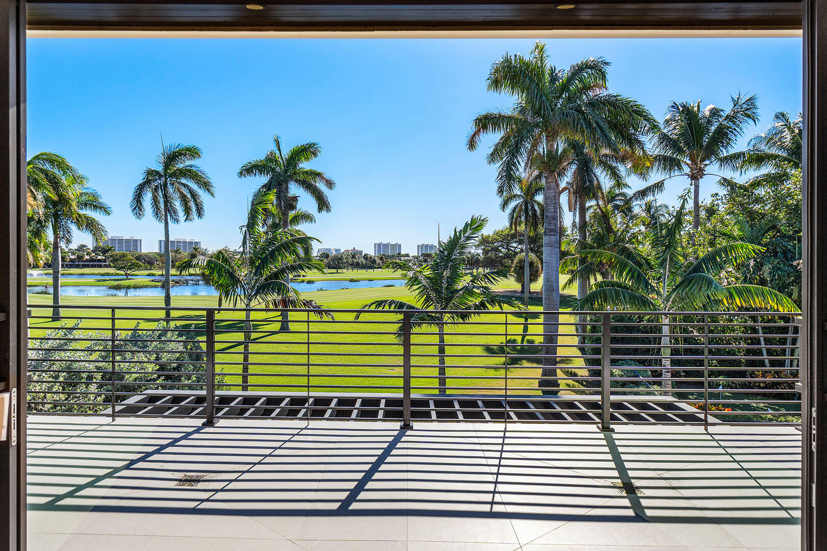 ROYAL PALM YACHT & COUNTRY CLUB - Residential