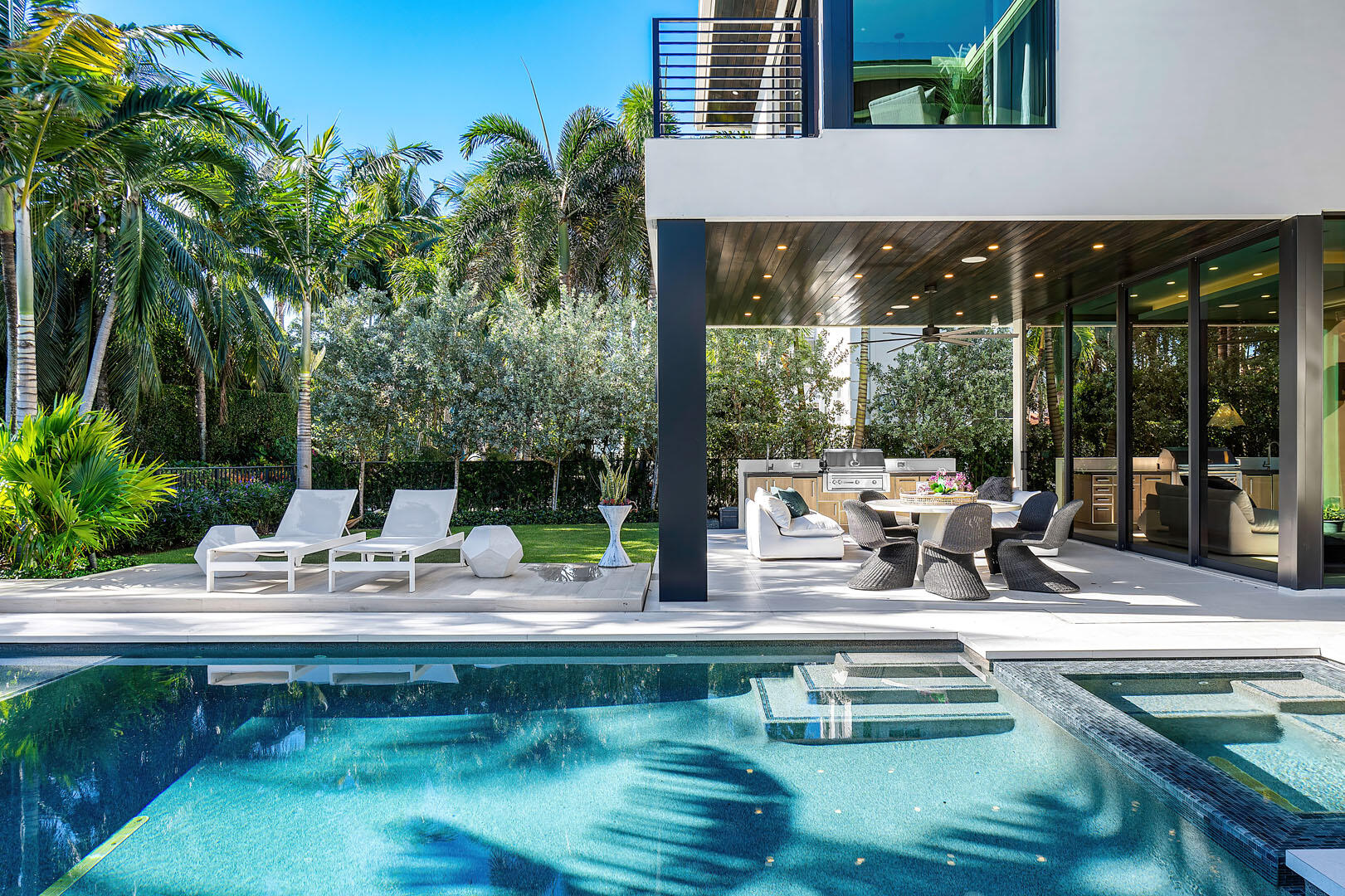 ROYAL PALM YACHT & COUNTRY CLUB - Residential