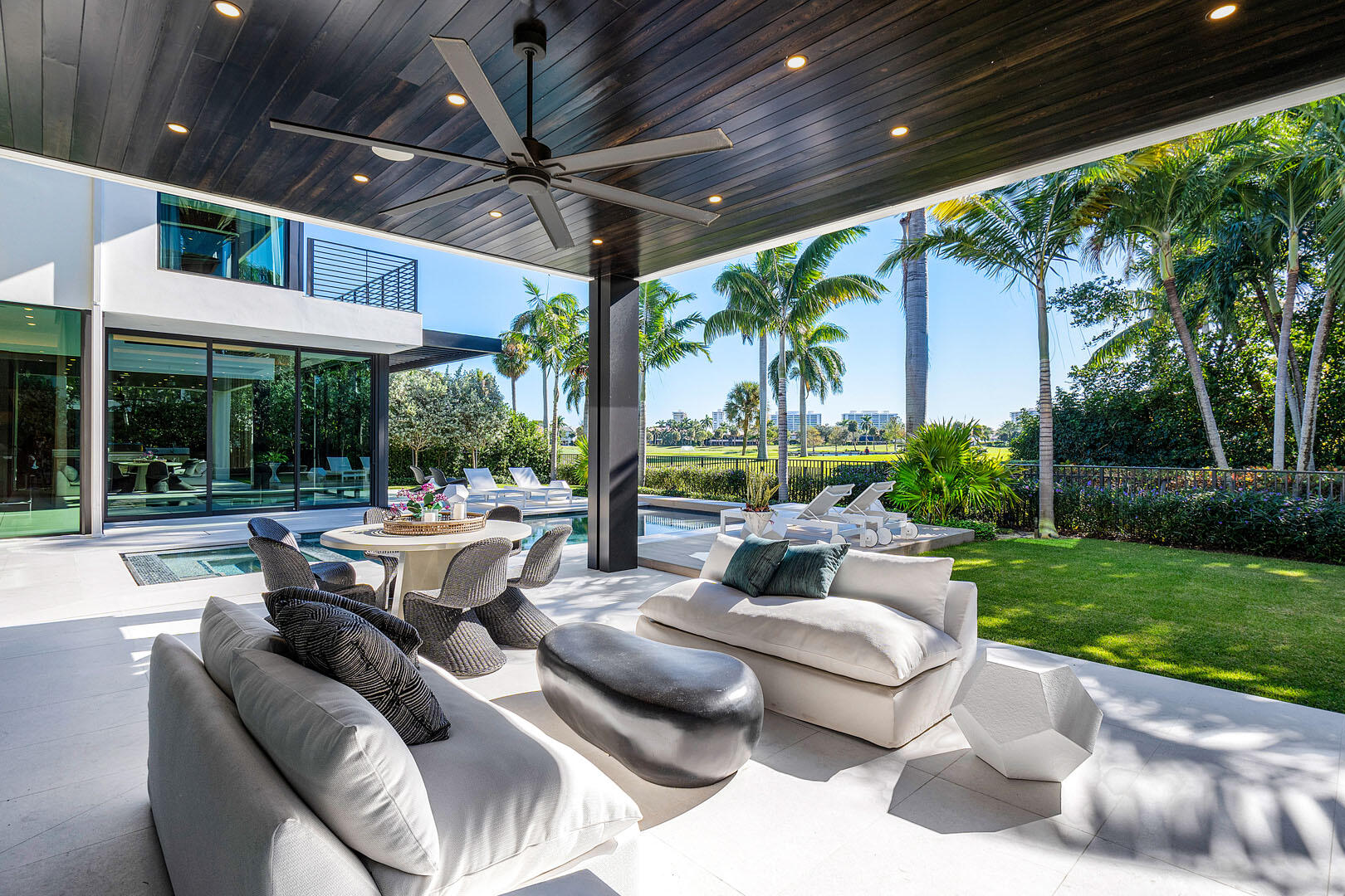 ROYAL PALM YACHT & COUNTRY CLUB - Residential