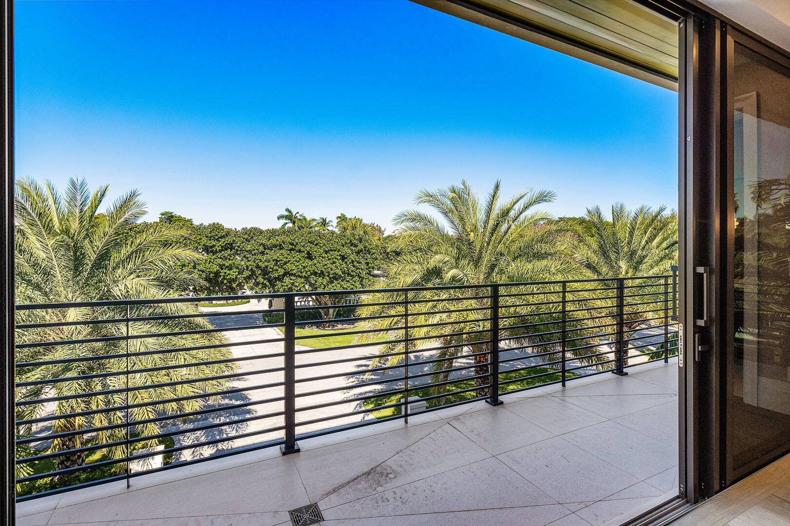 ROYAL PALM YACHT & COUNTRY CLUB - Residential