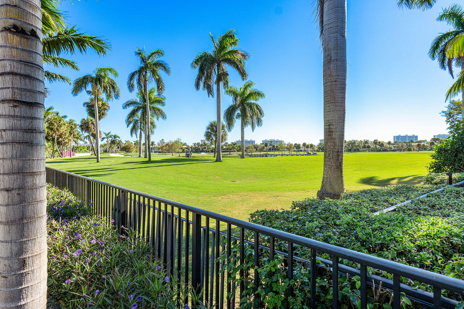 ROYAL PALM YACHT & COUNTRY CLUB - Residential