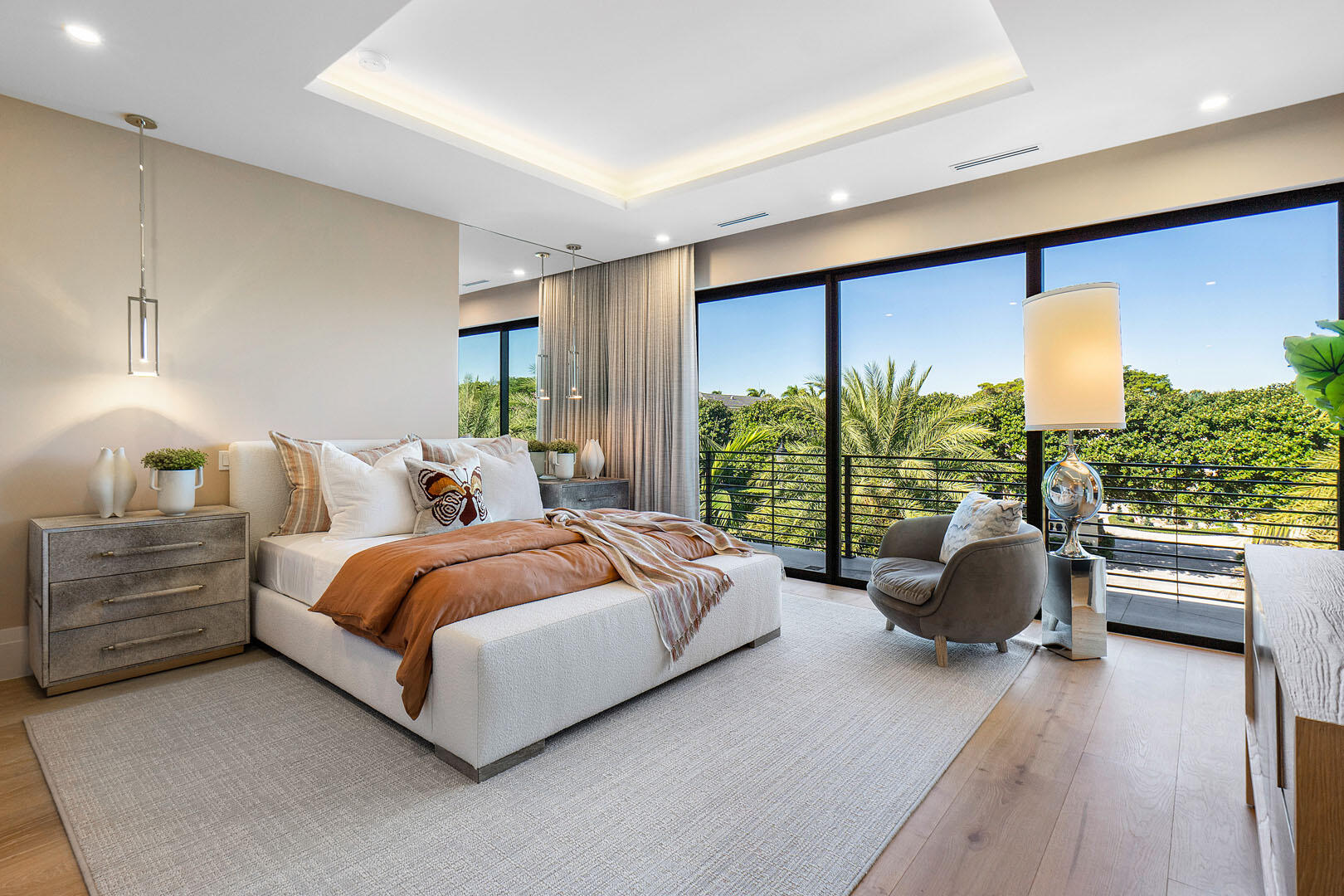 ROYAL PALM YACHT & COUNTRY CLUB - Residential