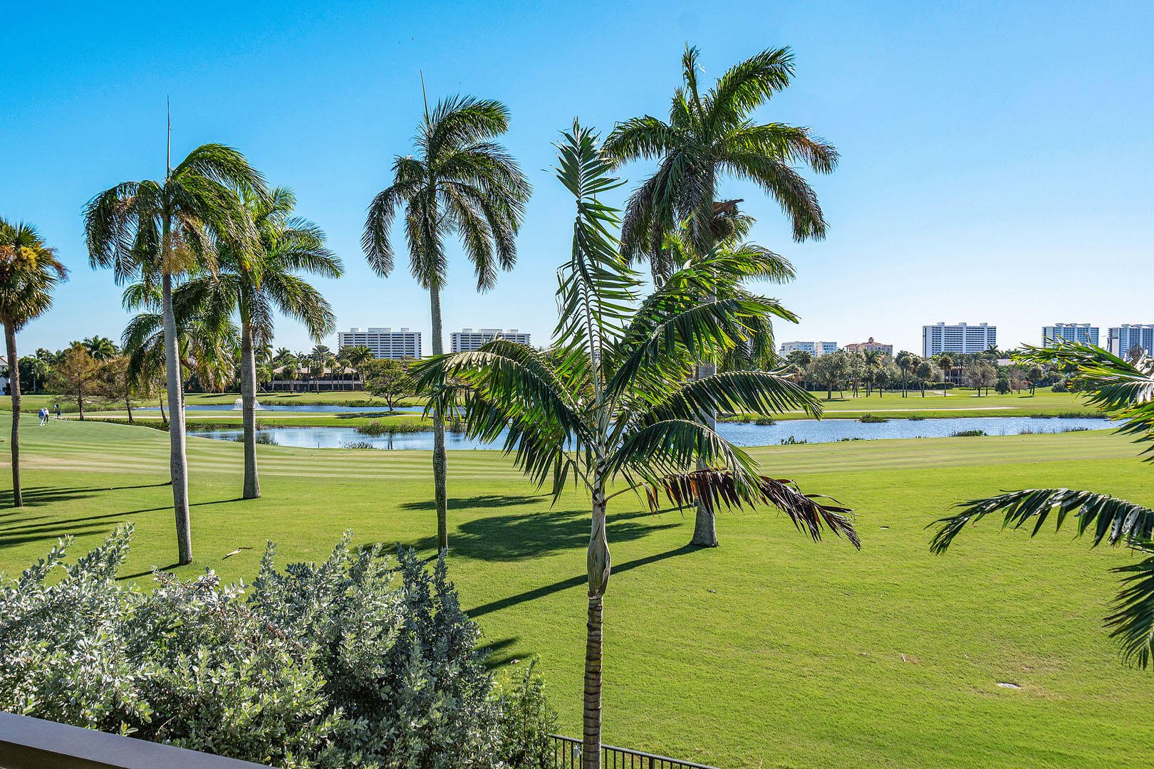 ROYAL PALM YACHT & COUNTRY CLUB - Residential