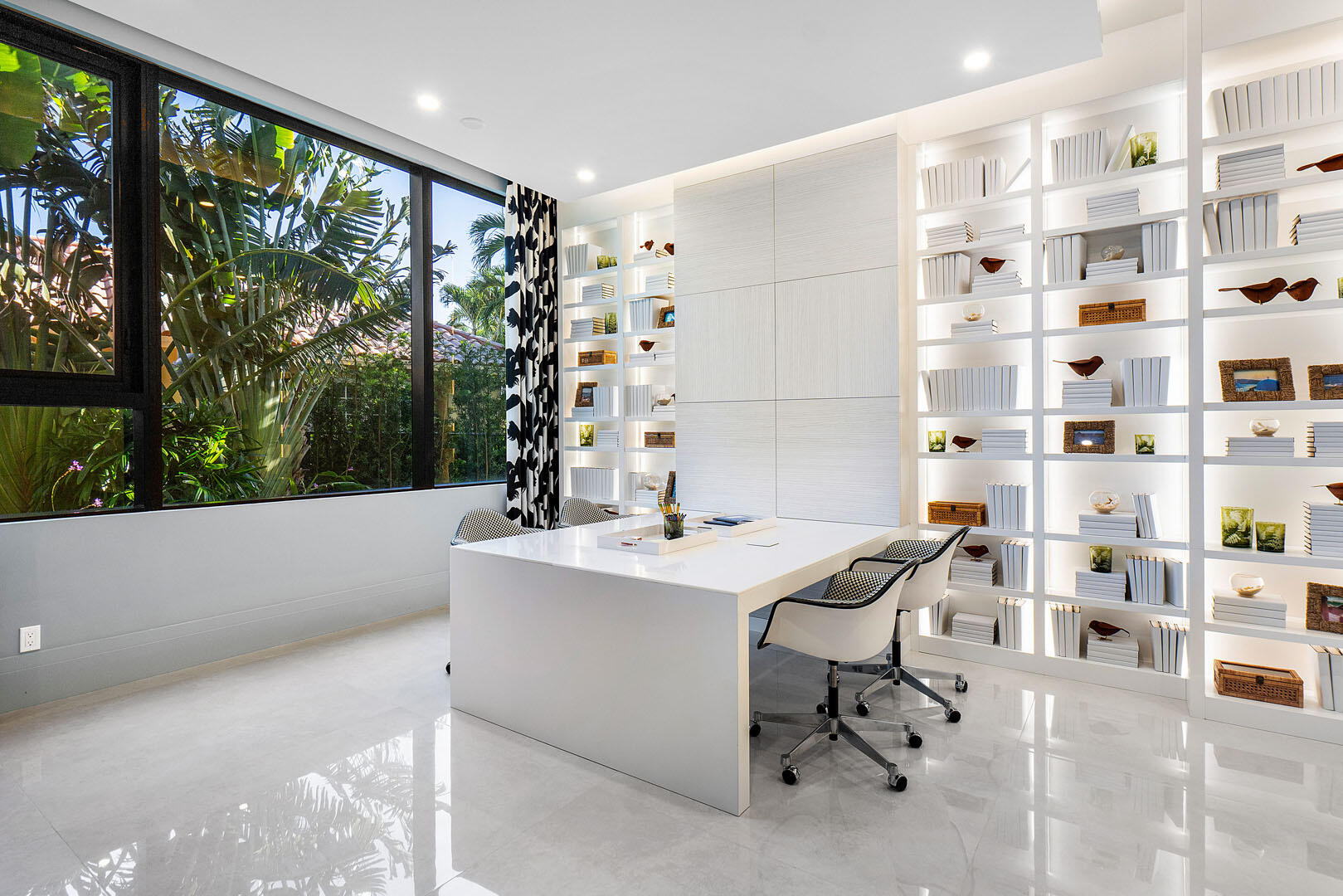 ROYAL PALM YACHT & COUNTRY CLUB - Residential