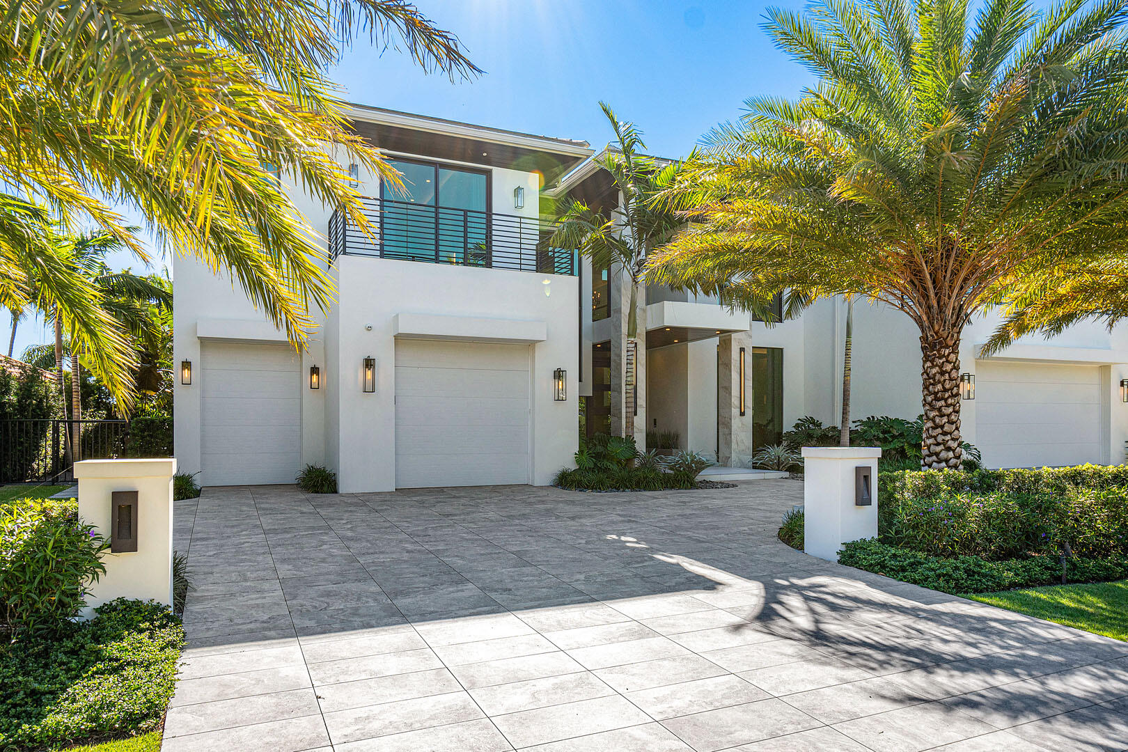 ROYAL PALM YACHT & COUNTRY CLUB - Residential