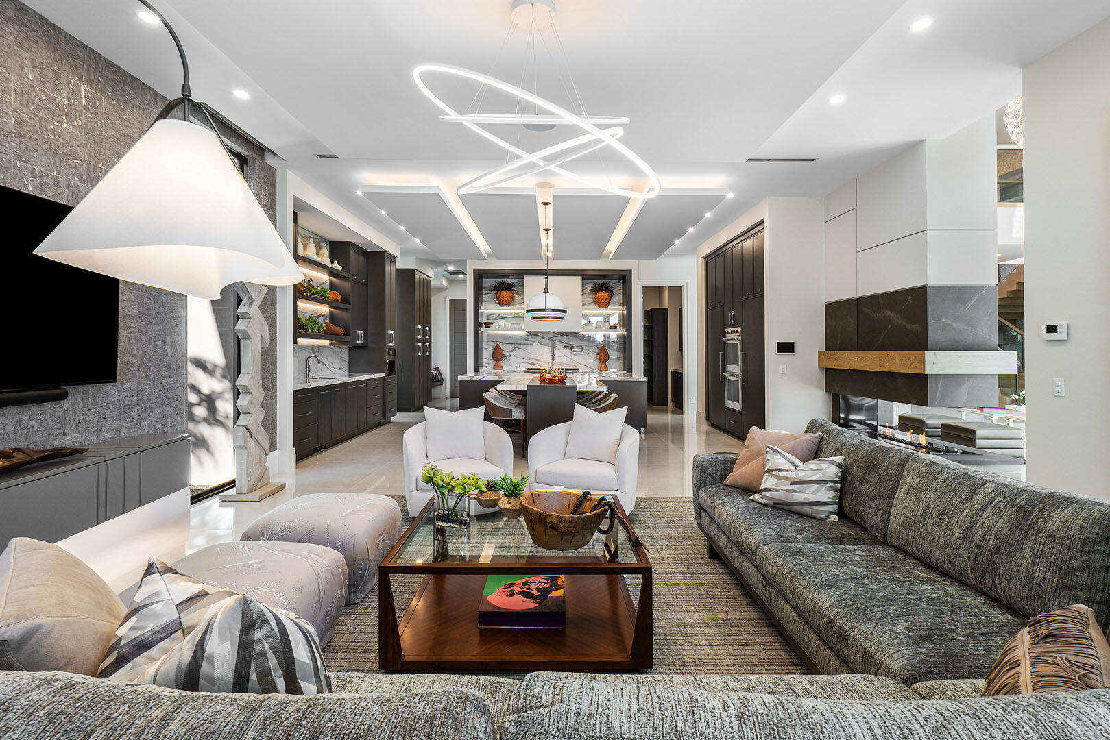 ROYAL PALM YACHT & COUNTRY CLUB - Residential