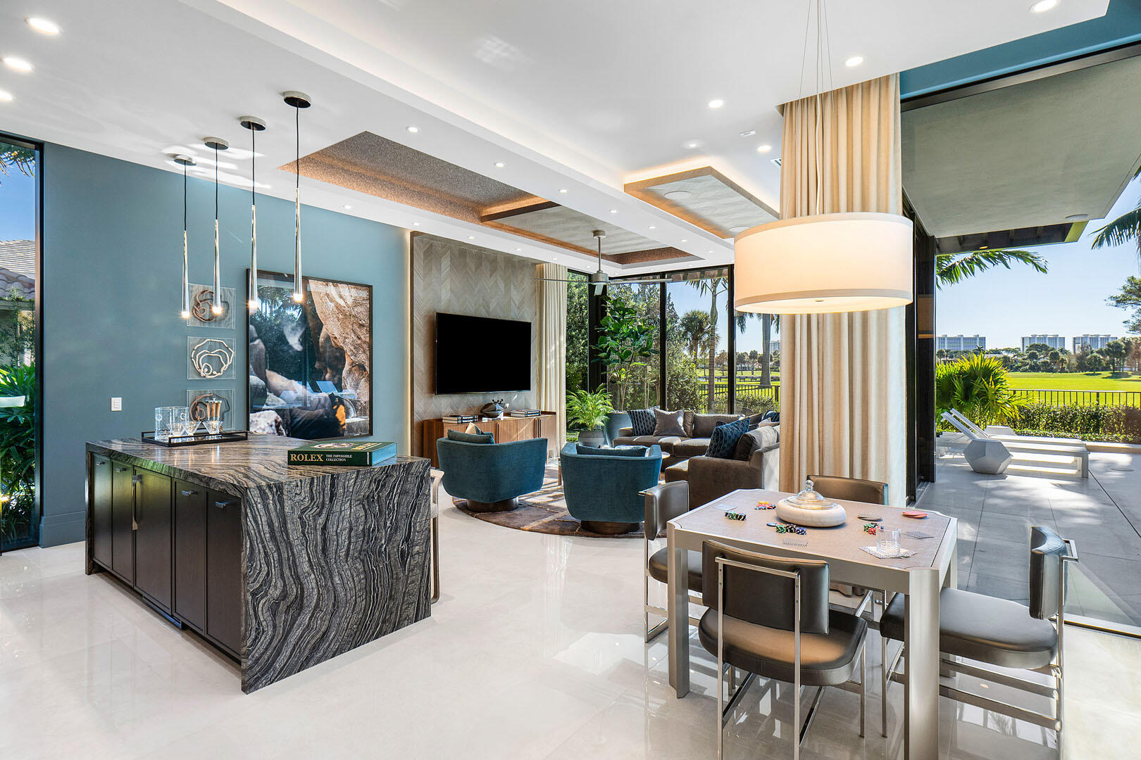 ROYAL PALM YACHT & COUNTRY CLUB - Residential