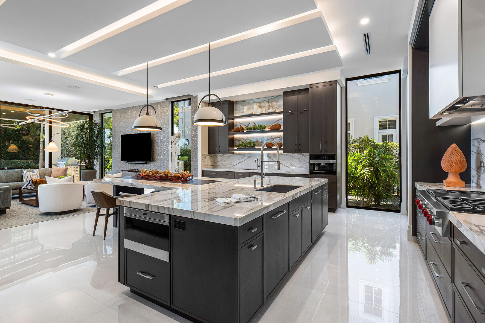 ROYAL PALM YACHT & COUNTRY CLUB - Residential