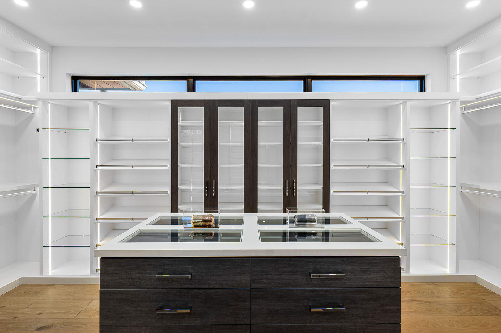 ROYAL PALM YACHT & COUNTRY CLUB - Residential