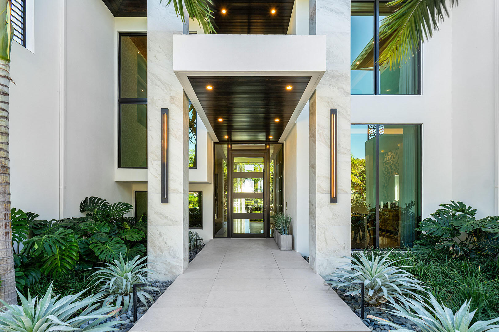 ROYAL PALM YACHT & COUNTRY CLUB - Residential