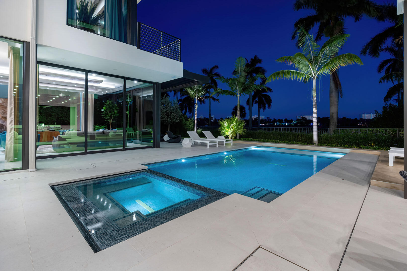 ROYAL PALM YACHT & COUNTRY CLUB - Residential