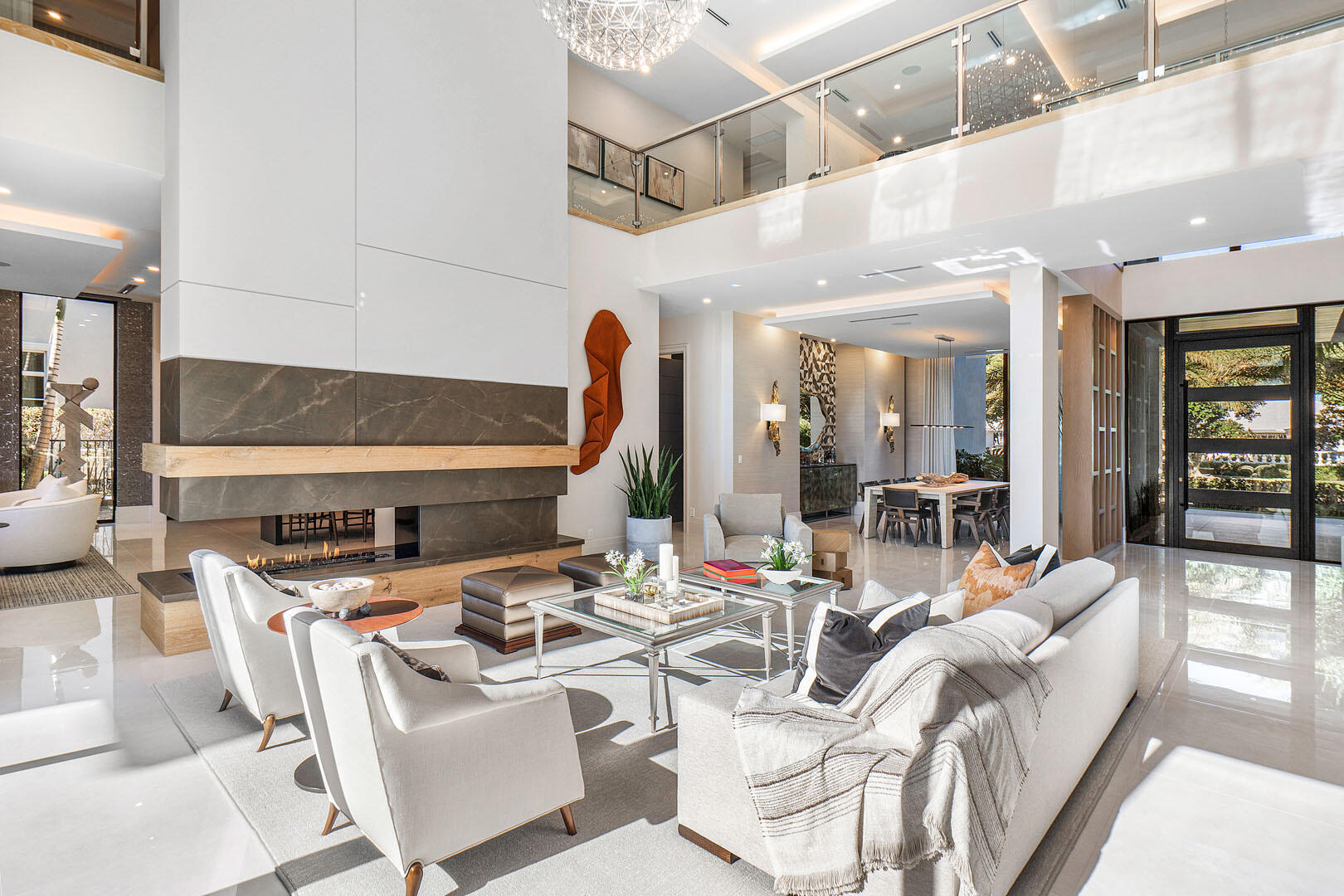 ROYAL PALM YACHT & COUNTRY CLUB - Residential