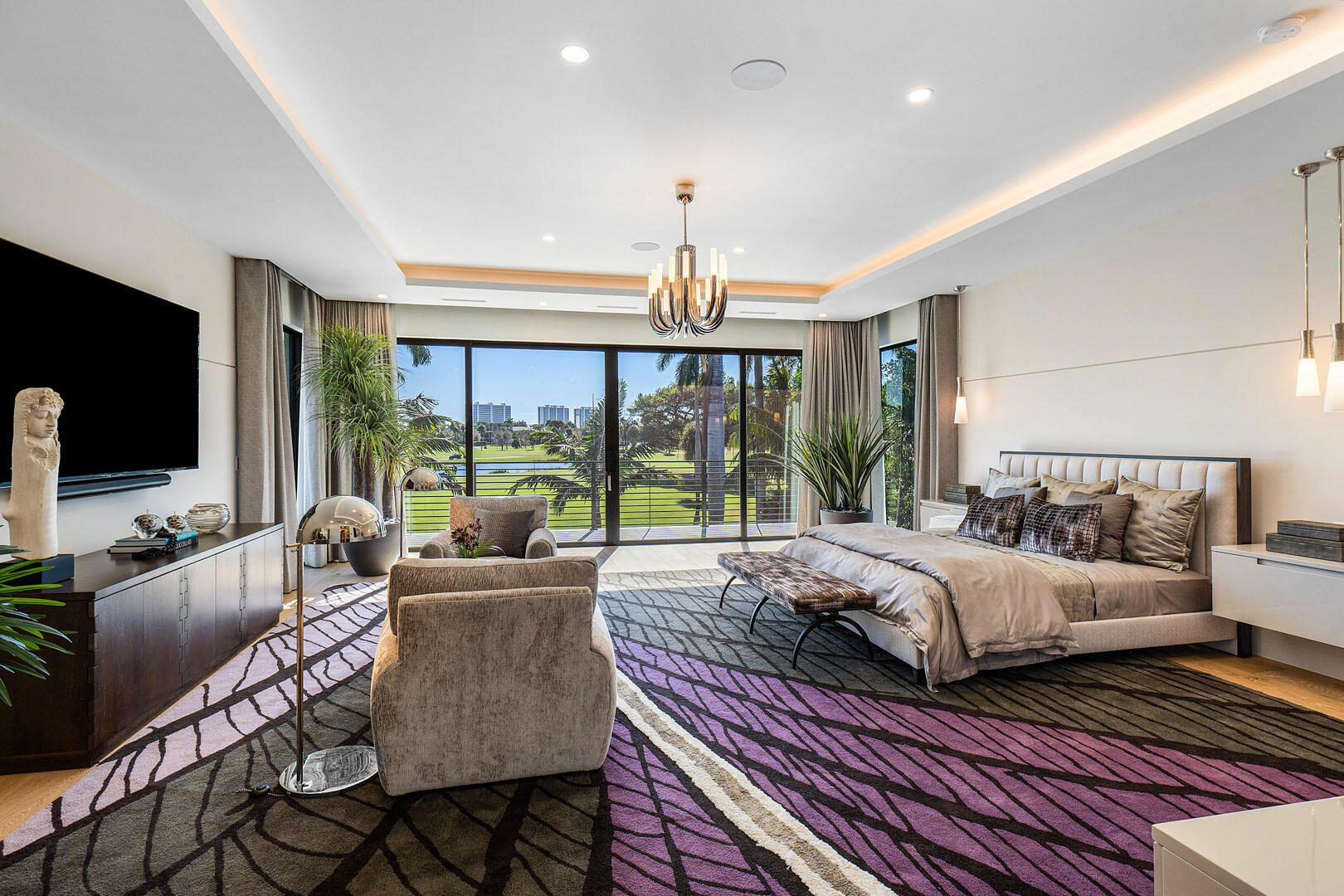 ROYAL PALM YACHT & COUNTRY CLUB - Residential