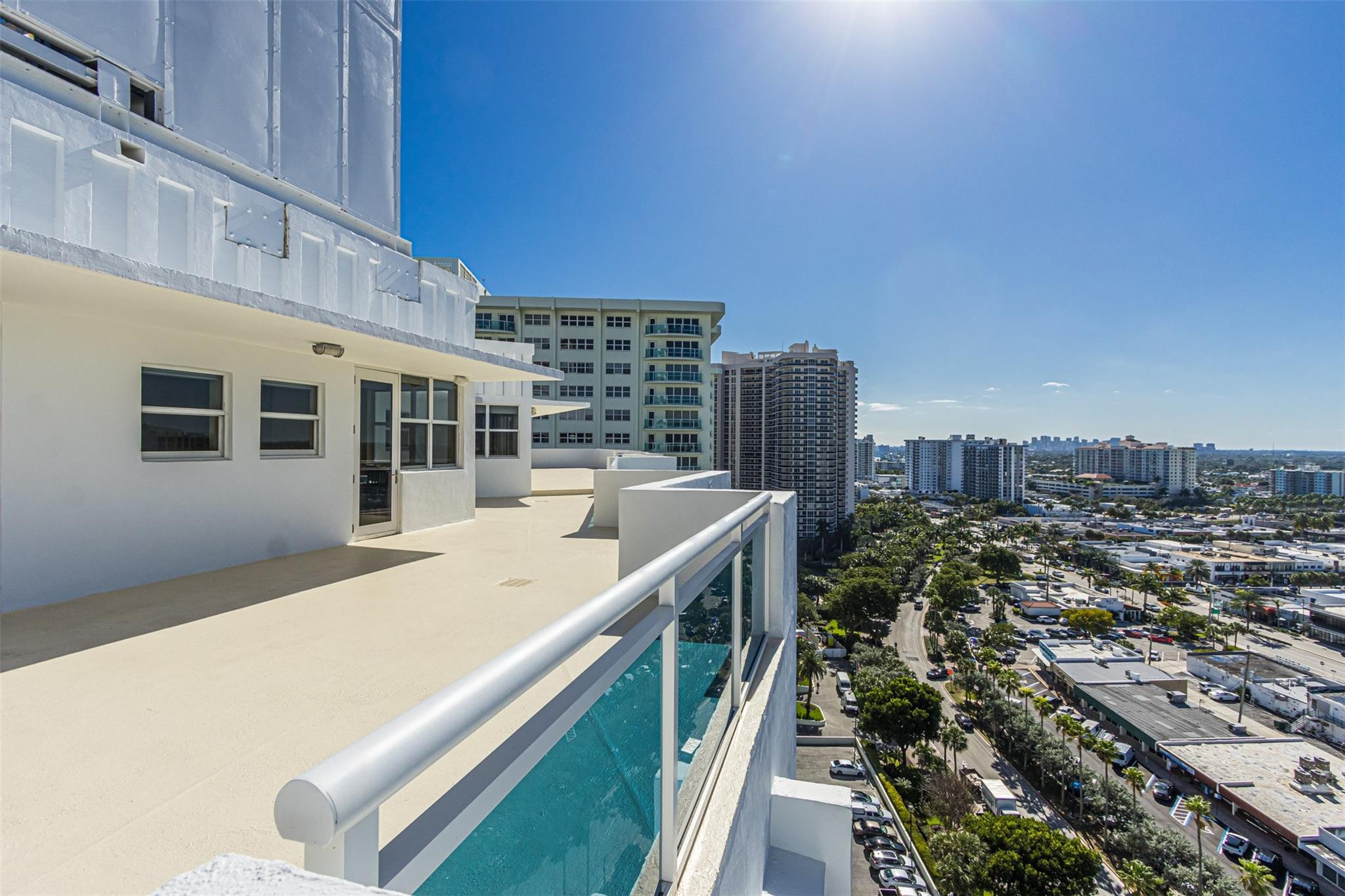 THE COMMODORE CONDOMINIUM - Residential