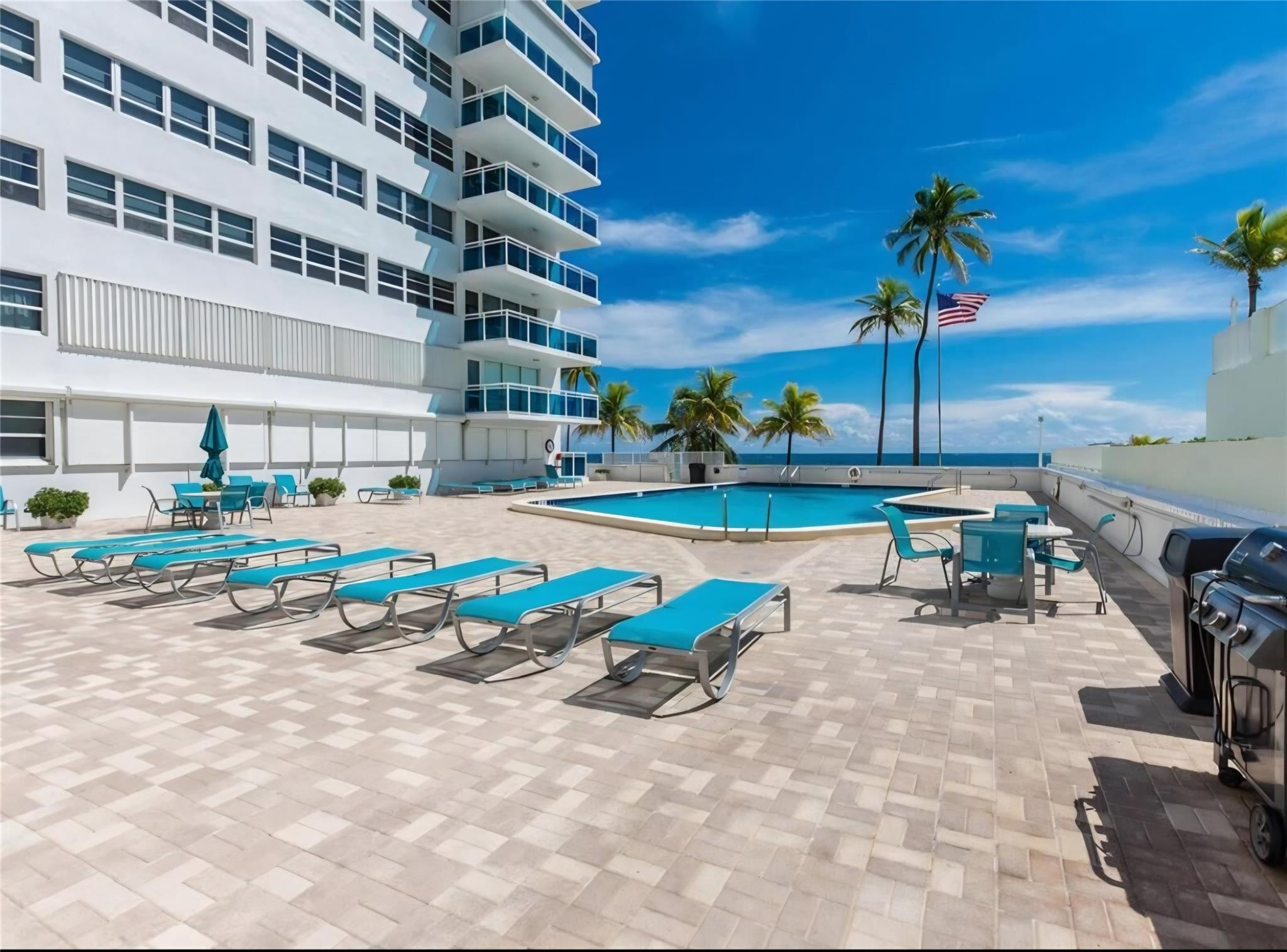 THE COMMODORE CONDOMINIUM - Residential