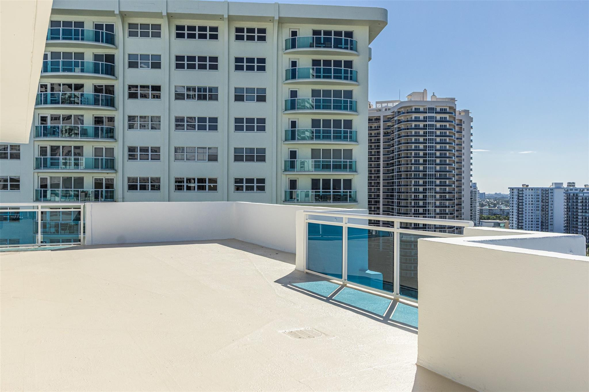 THE COMMODORE CONDOMINIUM - Residential