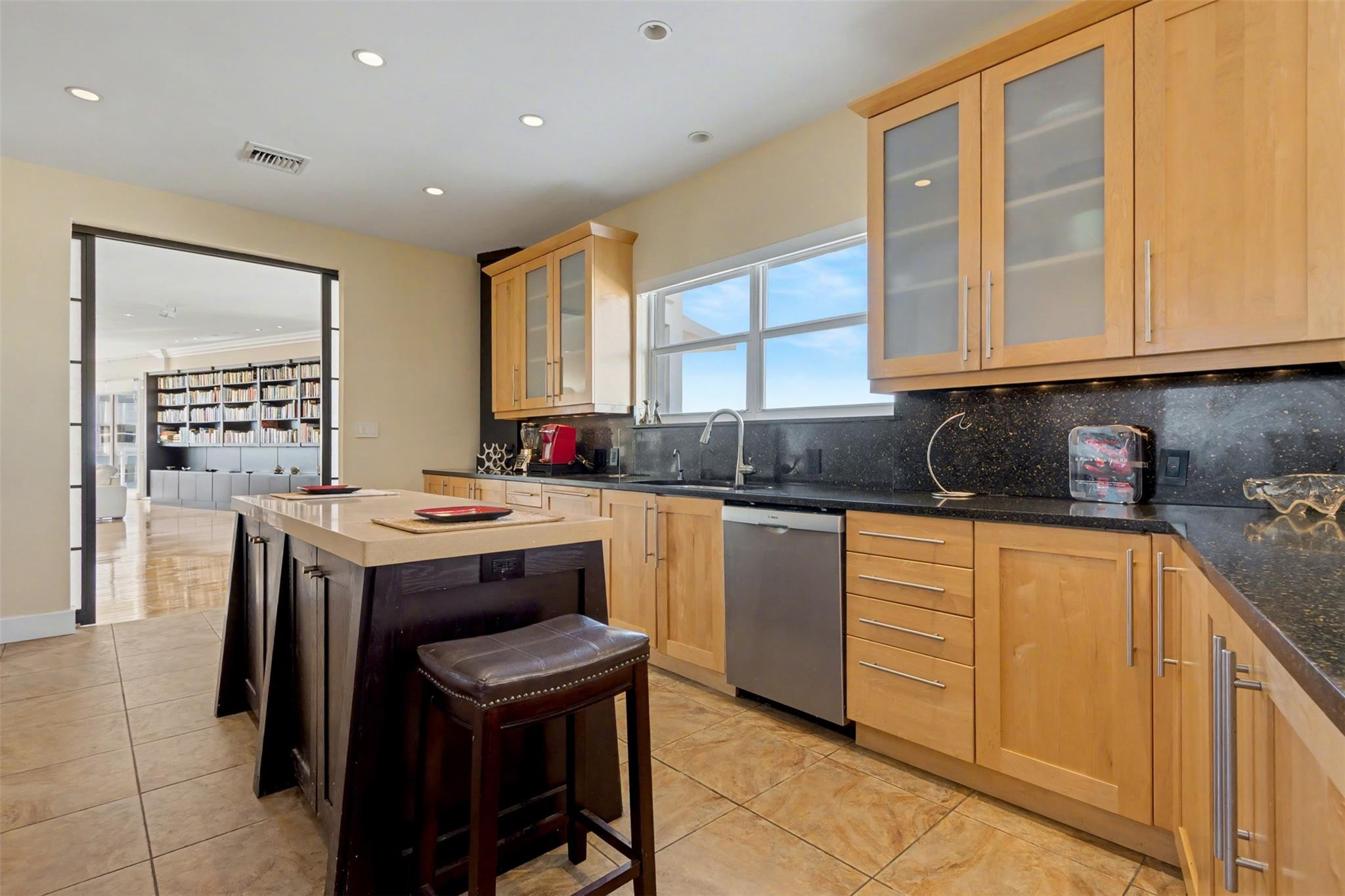 THE COMMODORE CONDOMINIUM - Residential