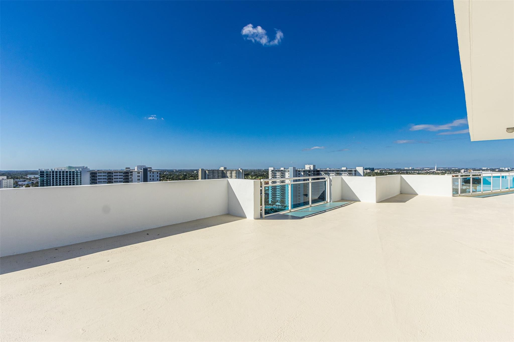 THE COMMODORE CONDOMINIUM - Residential