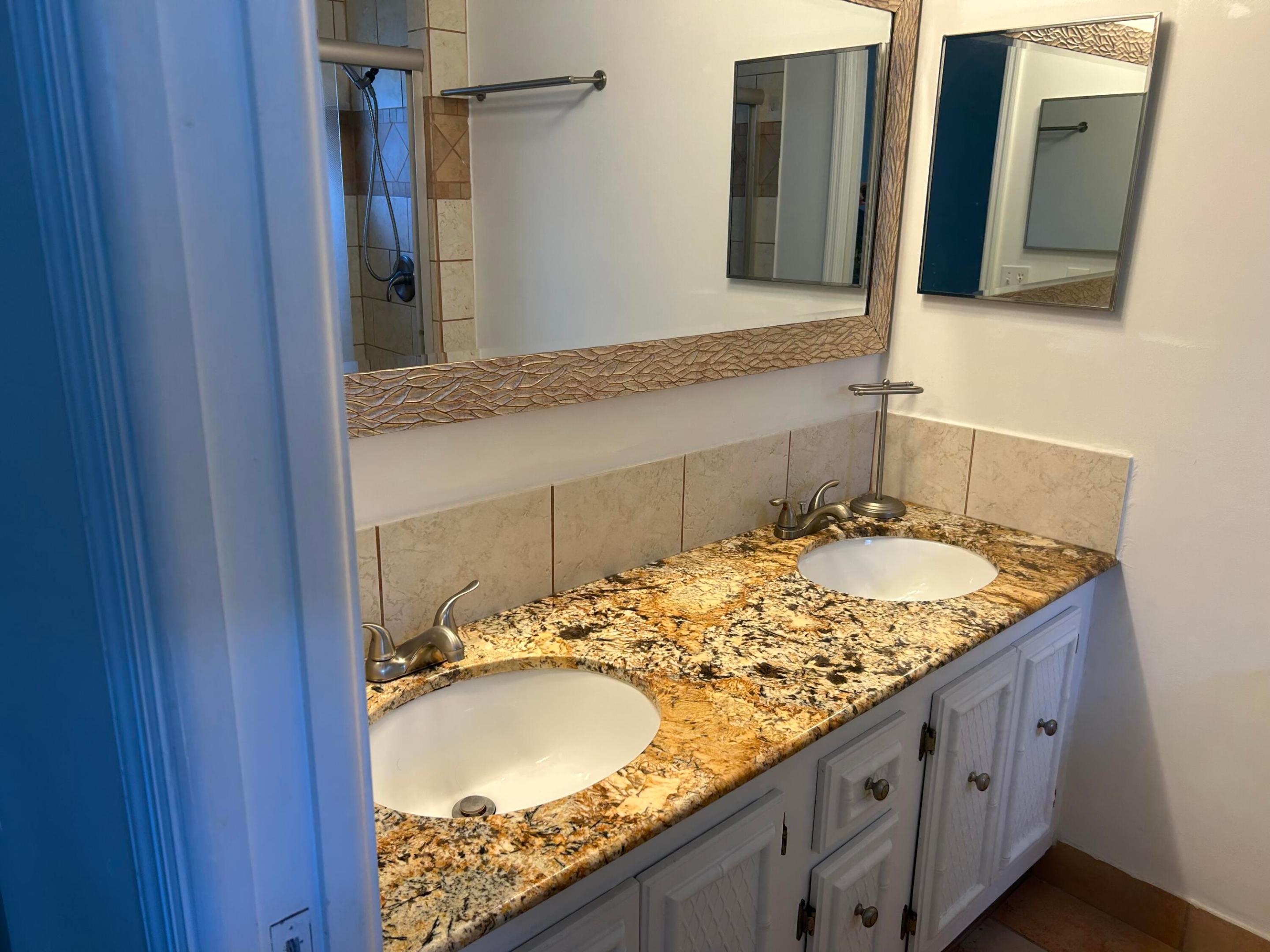 WOODHAVEN CONDO - Residential Lease