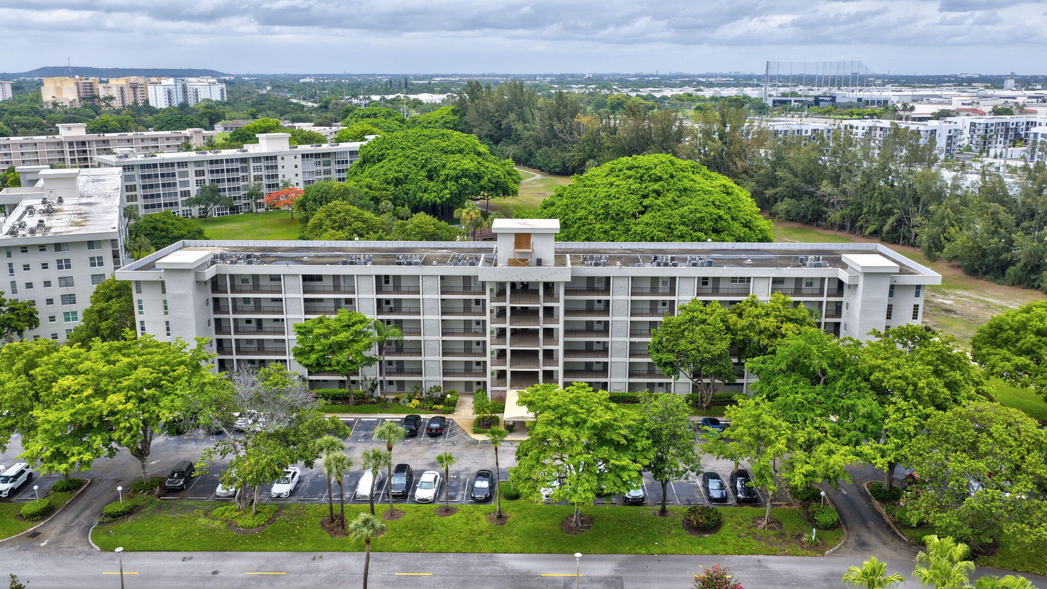 NO 17 PALM-AIRE COUNTRY CLUB - Residential