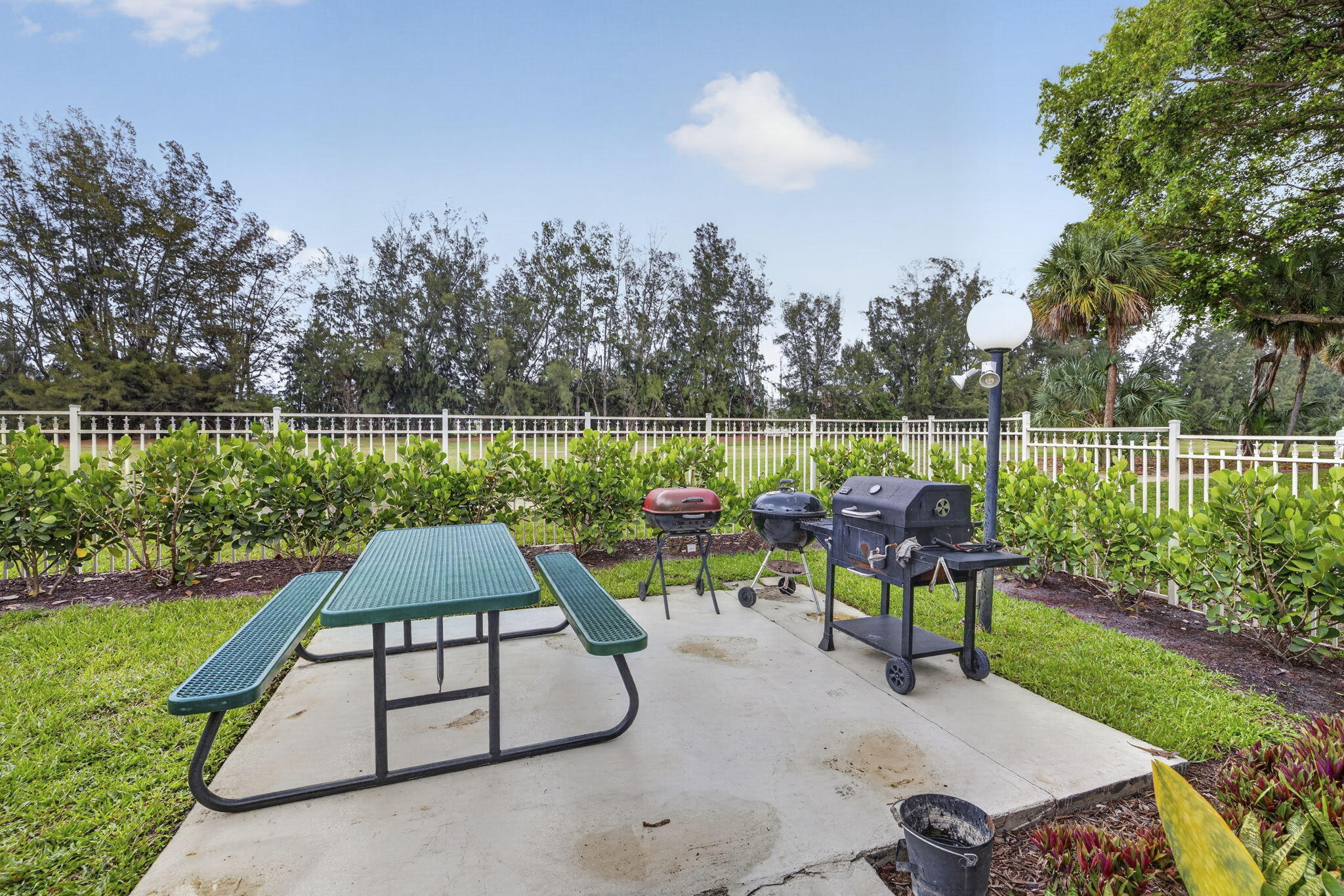 NO 17 PALM-AIRE COUNTRY CLUB - Residential