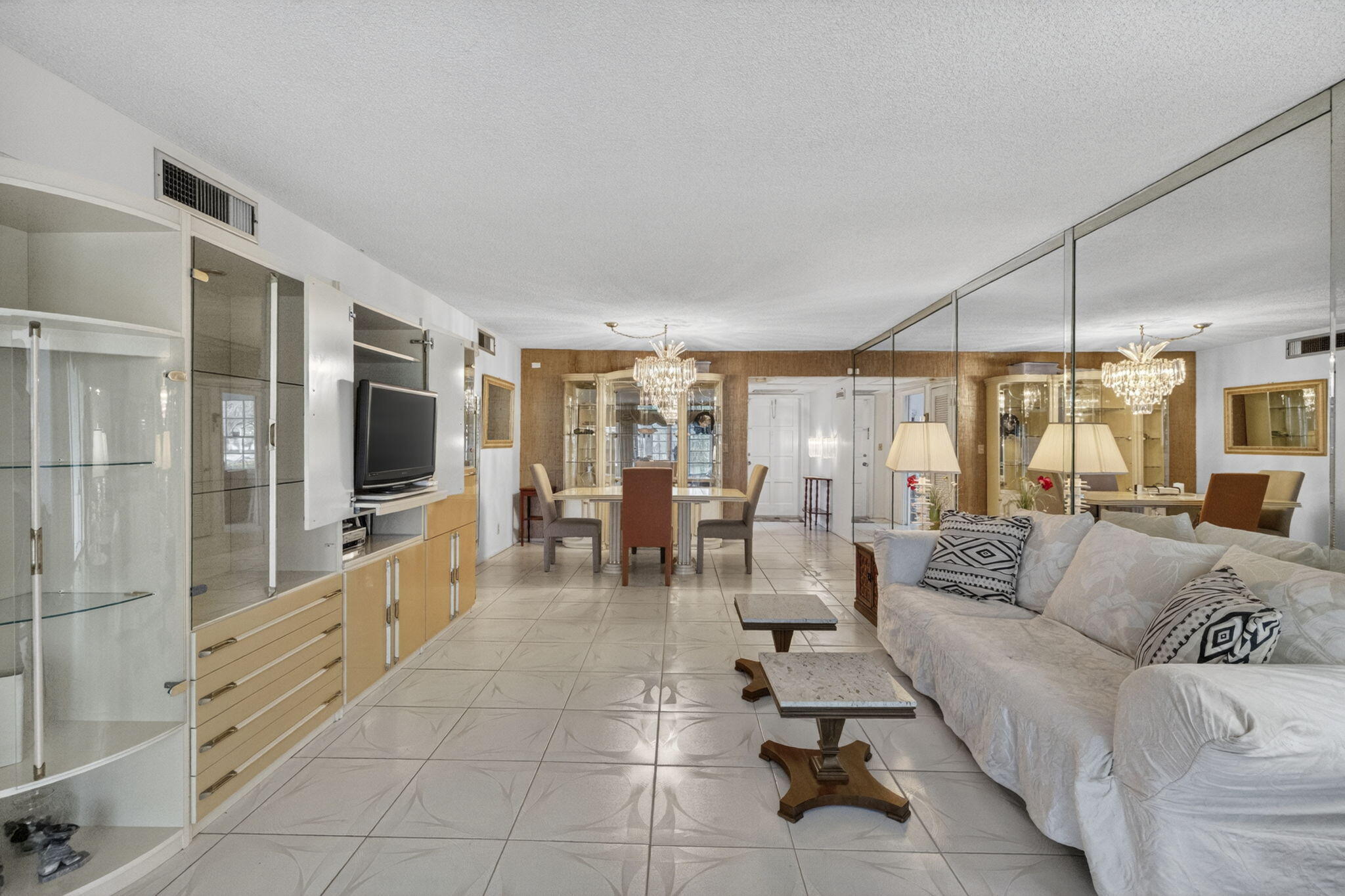 NO 17 PALM-AIRE COUNTRY CLUB - Residential