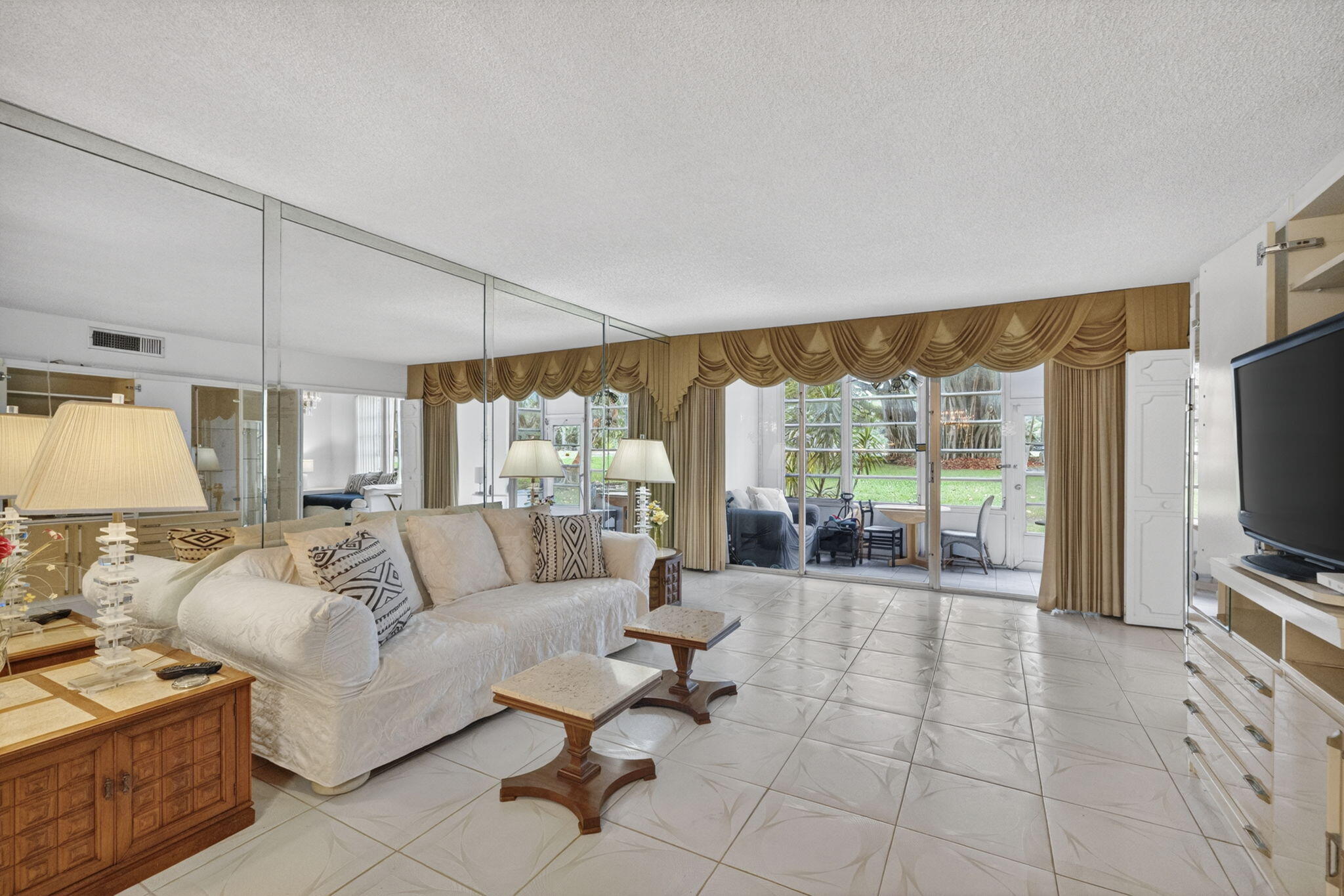 NO 17 PALM-AIRE COUNTRY CLUB - Residential