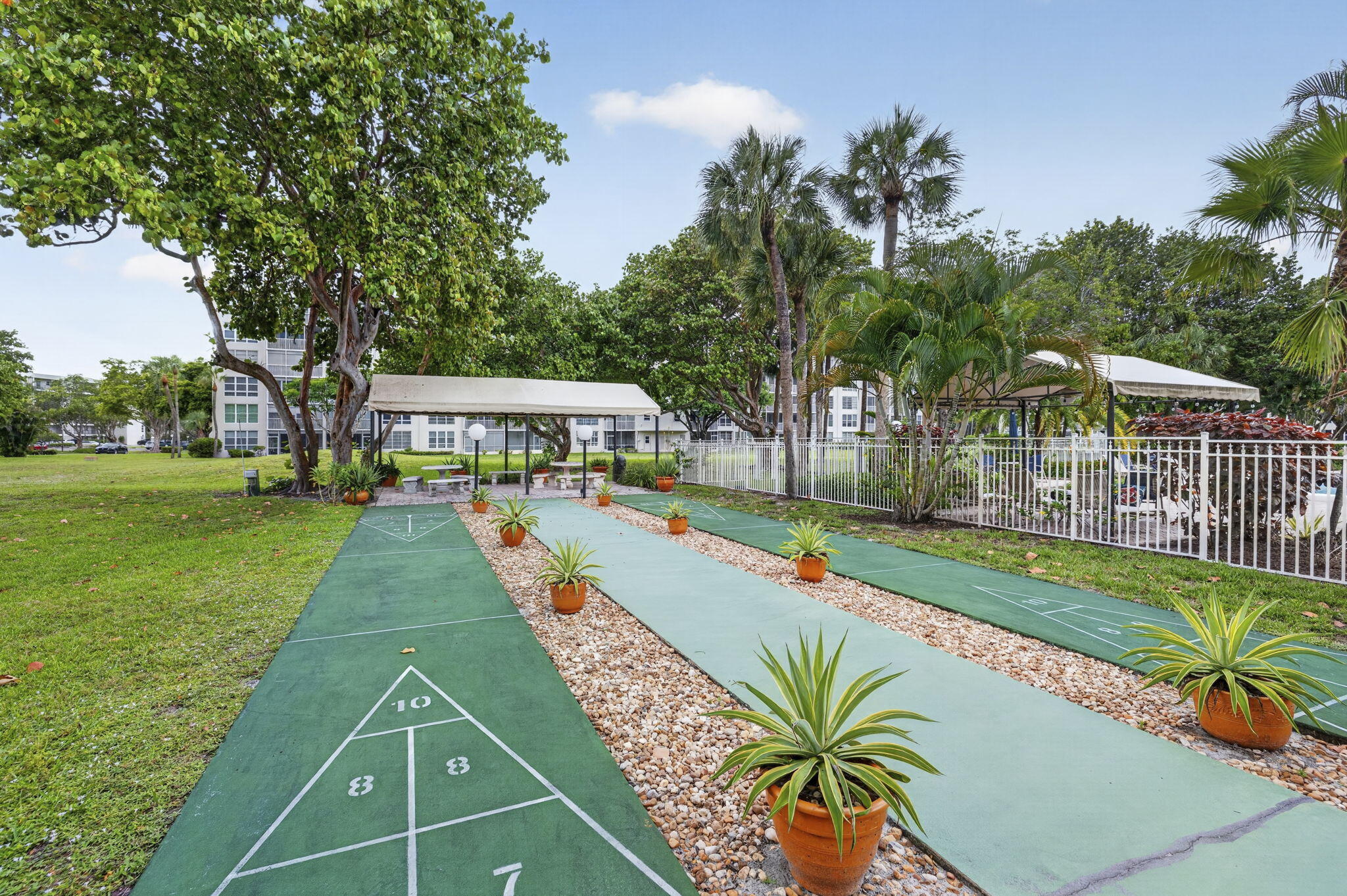 NO 17 PALM-AIRE COUNTRY CLUB - Residential