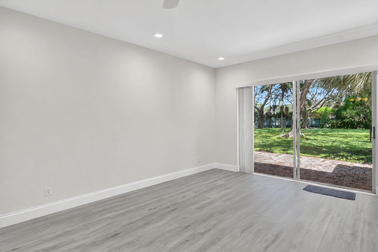 BOCA LAKES CONDO - Residential