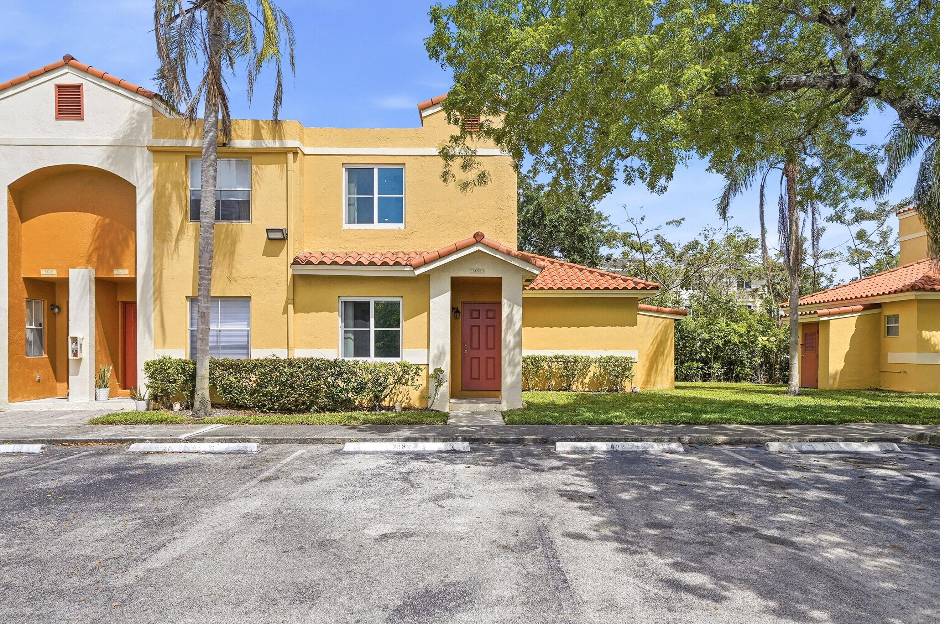 SORRENTO LAKES AT SUNRISE POINT - Residential Lease