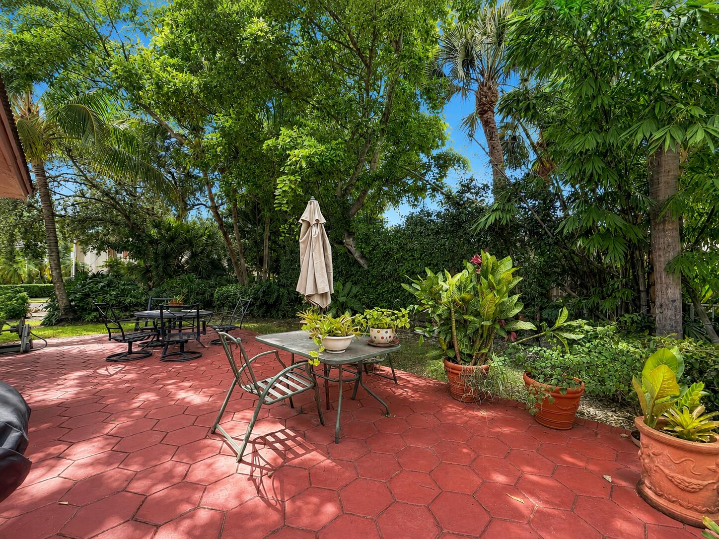 GROVE PLACE - Residential