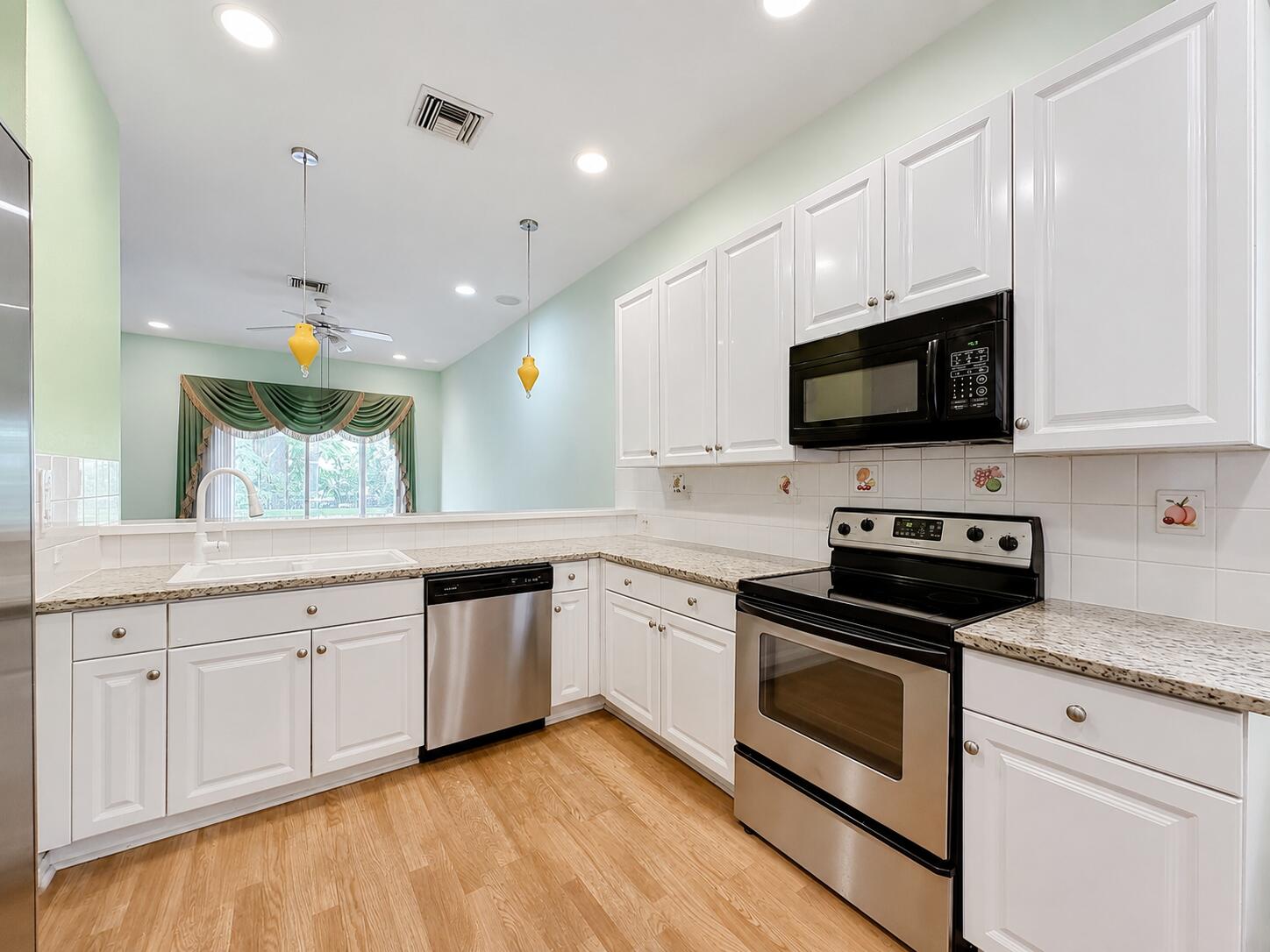 GROVE PLACE - Residential