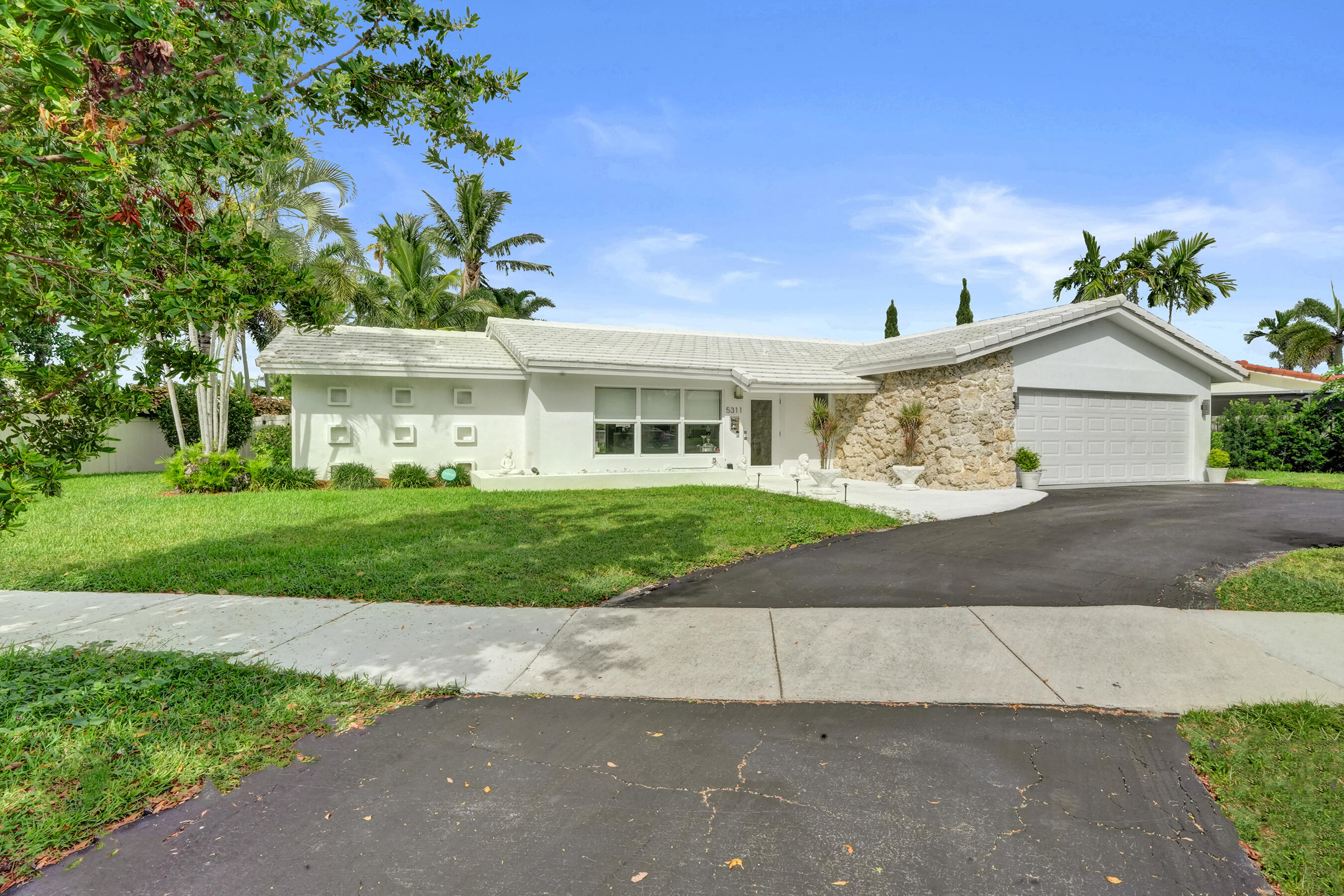 CORAL RIDGE ISLES - Residential