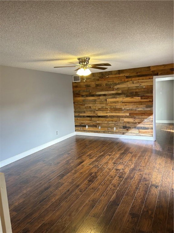 PINE LAKE - Residential