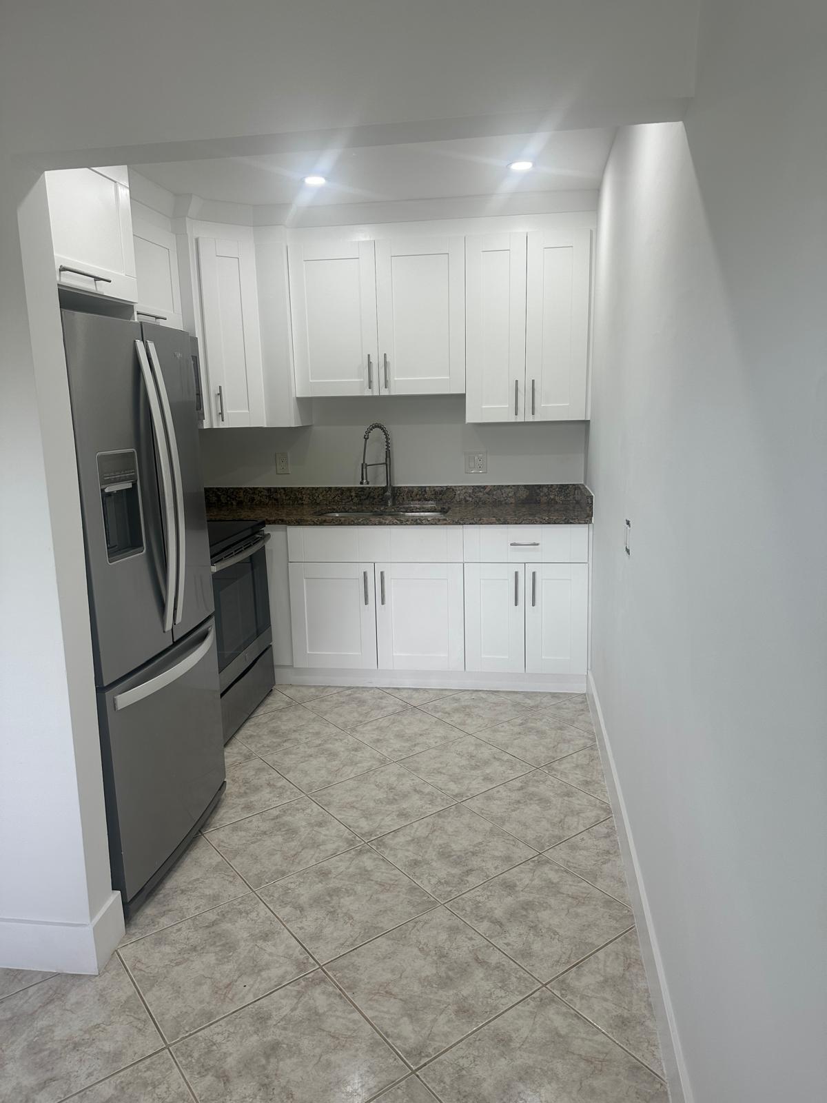 VILLAGE GREEN 4 CONDO - Residential